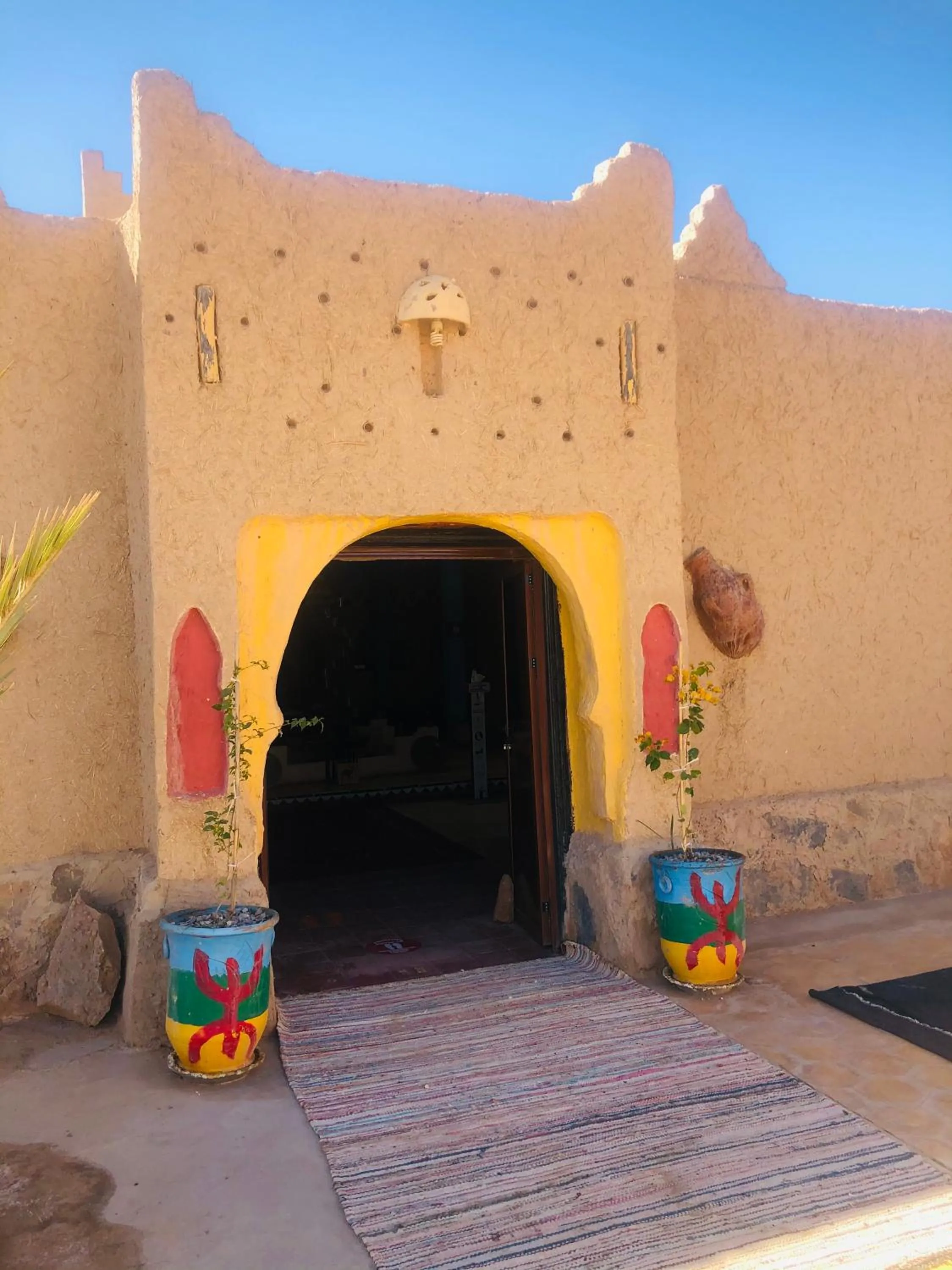 Patio in Riad Hotel Les Flamants