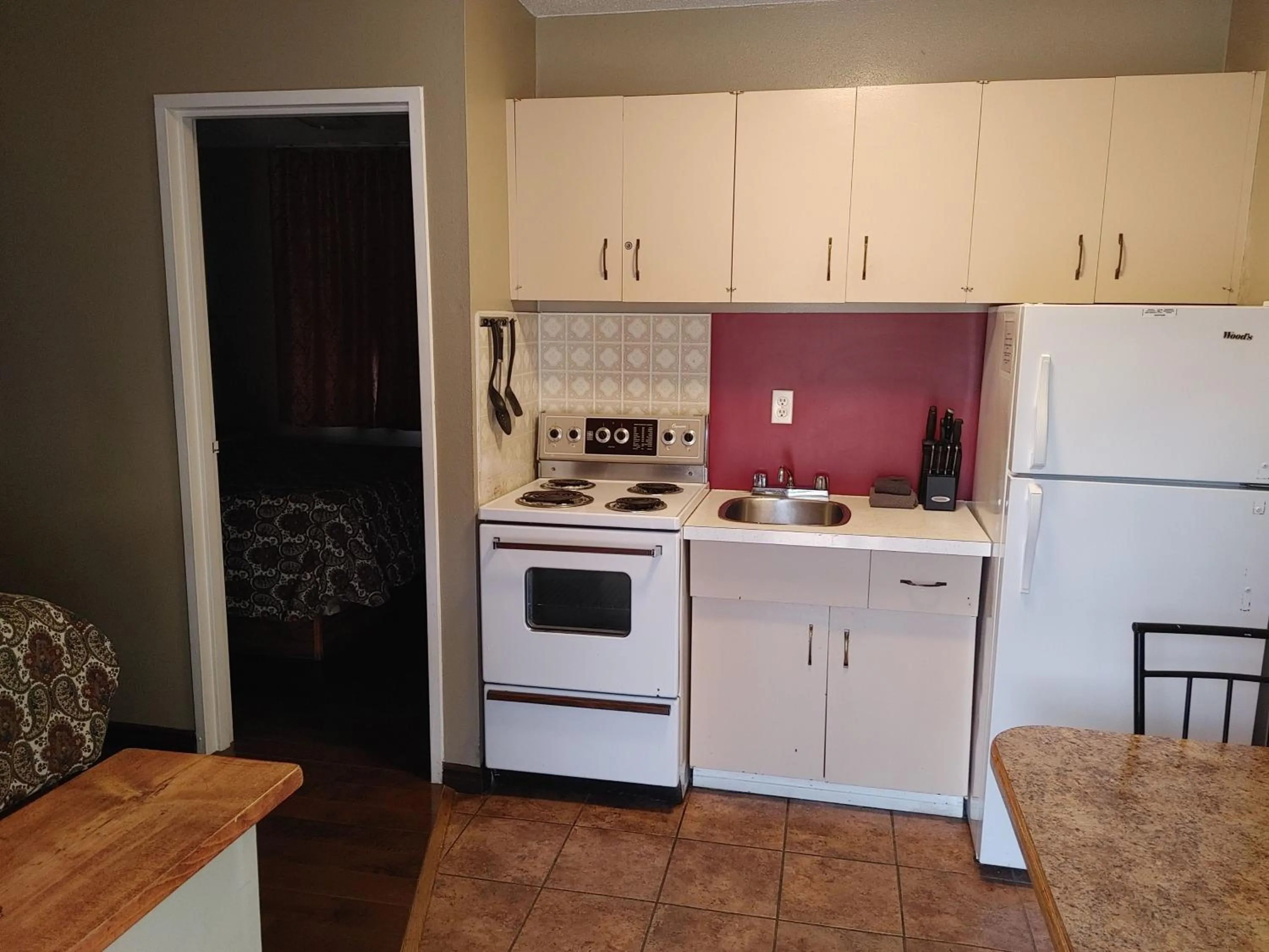 Kitchen or kitchenette in Magnuson Hotel Creston