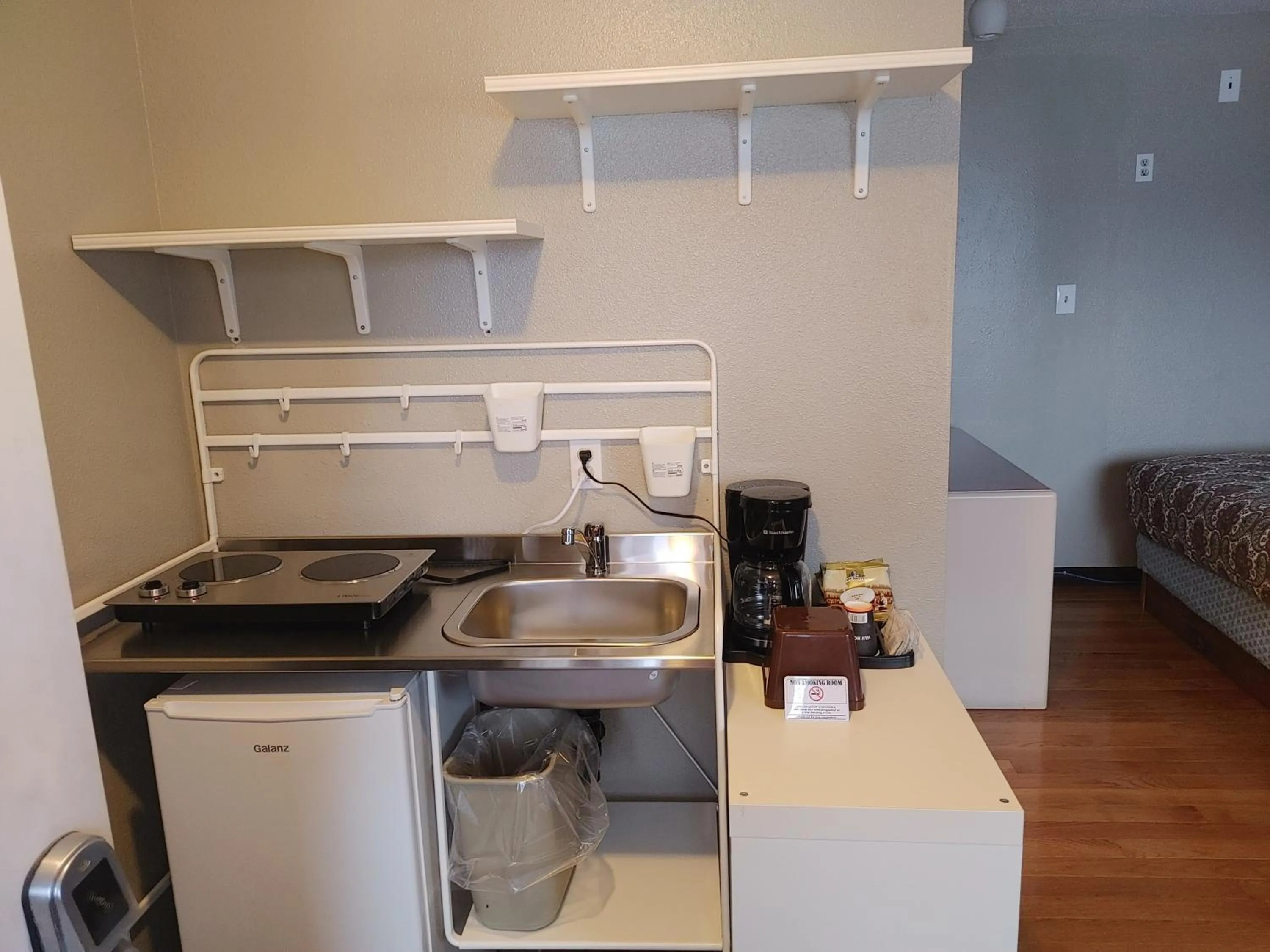Kitchen or kitchenette in Magnuson Hotel Creston
