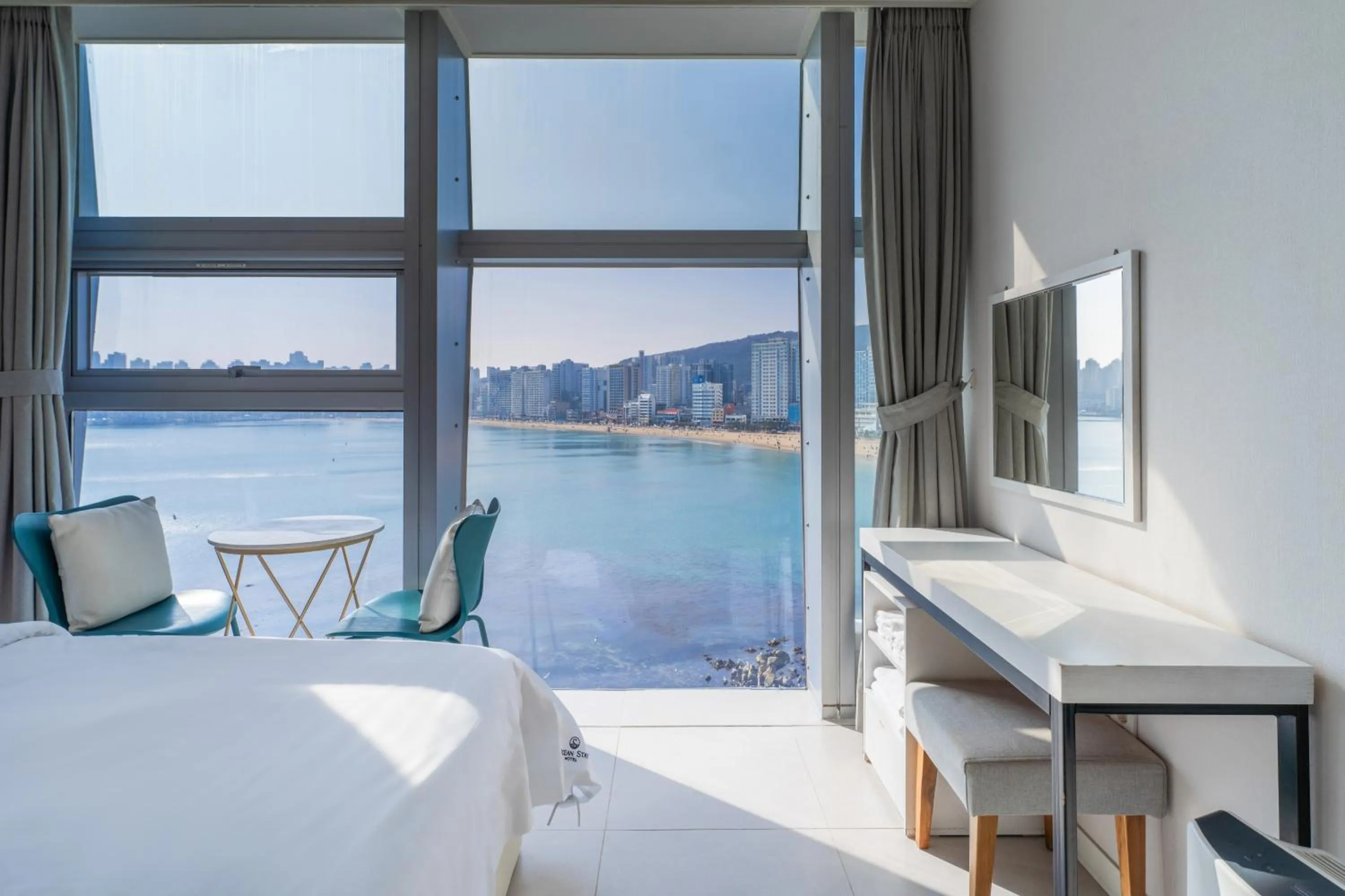 Bed in 오션스테이 호텔