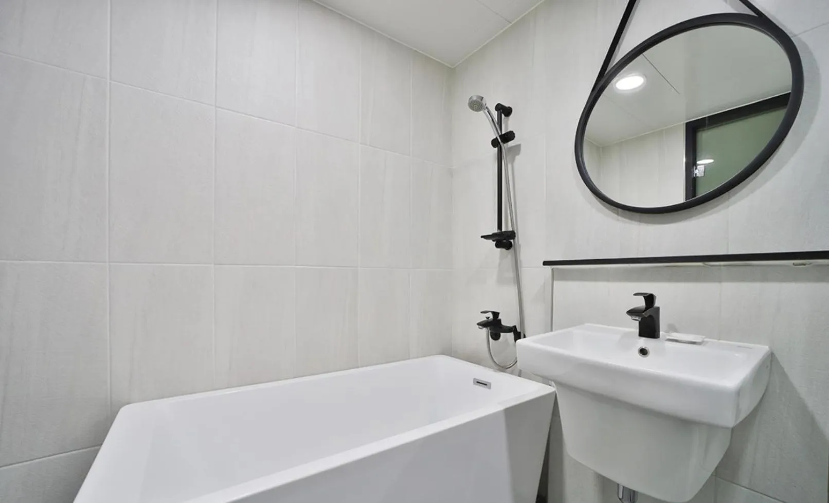 Bathroom in 오션스테이 호텔