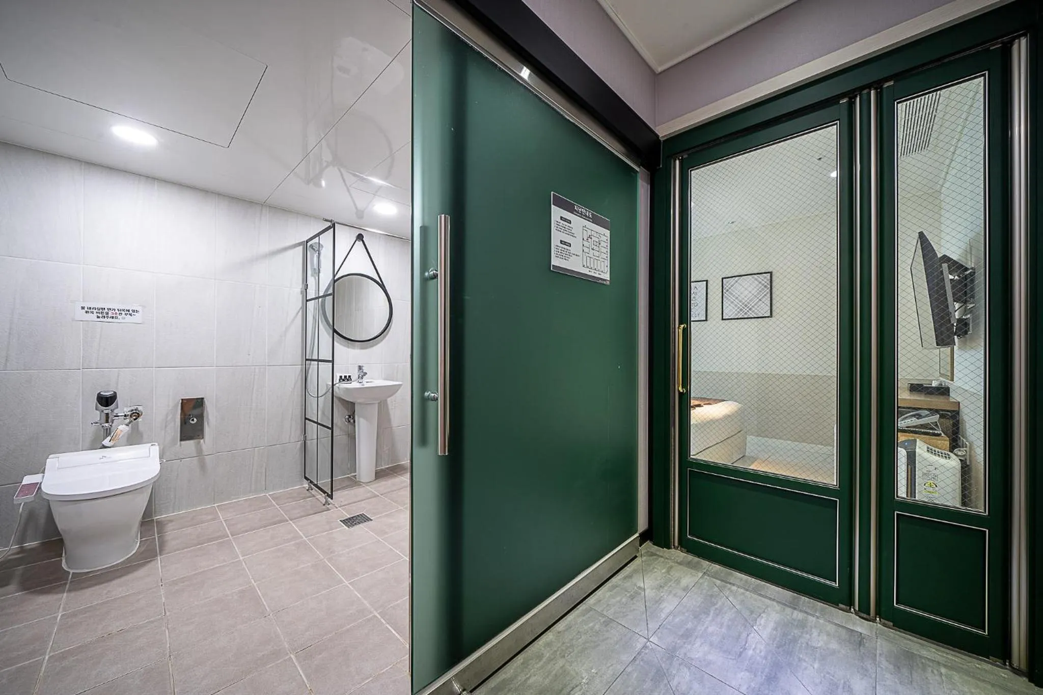 Shower in 오션스테이 호텔