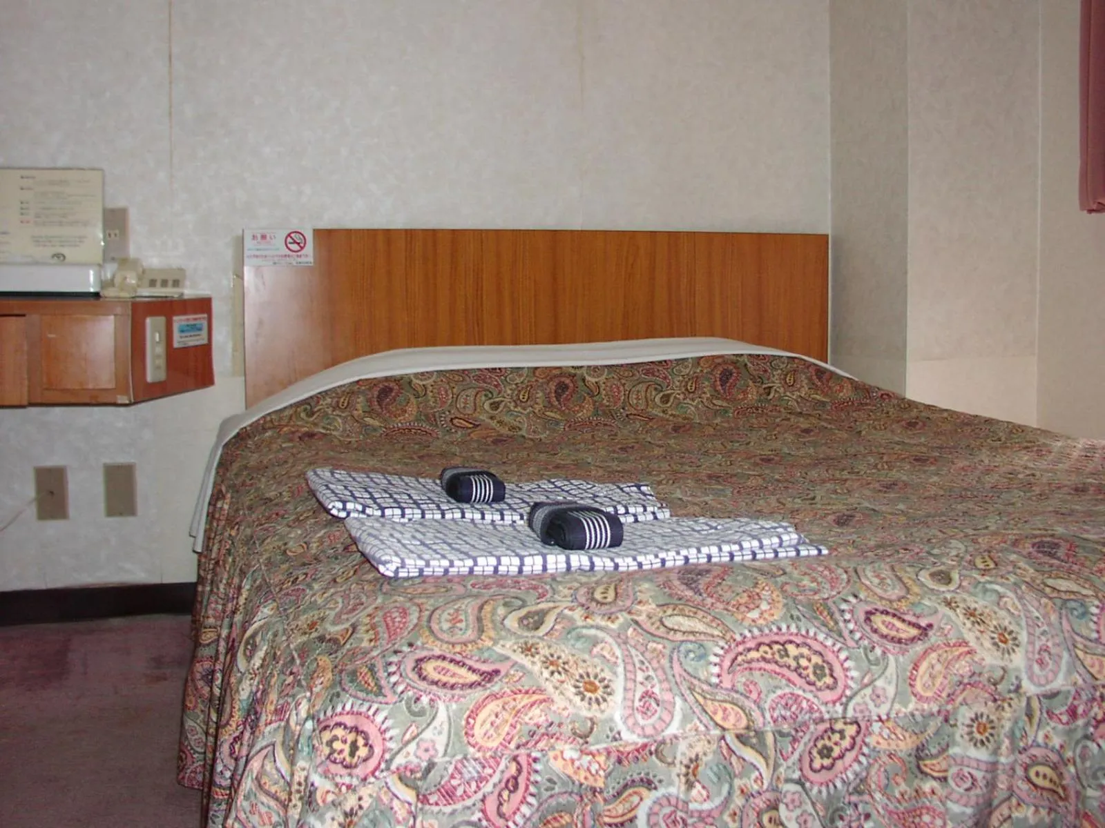 Bed in ホテルアークインてんねん