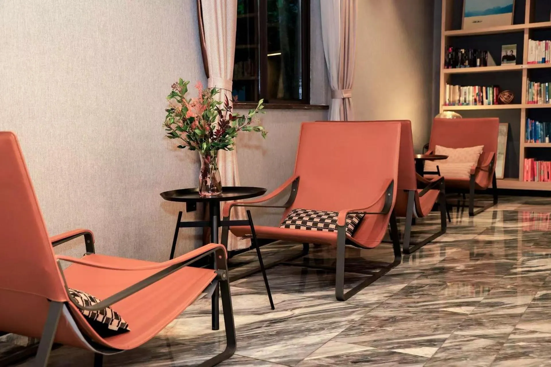 Seating area in Atour Hotel Hangzhou West Lake