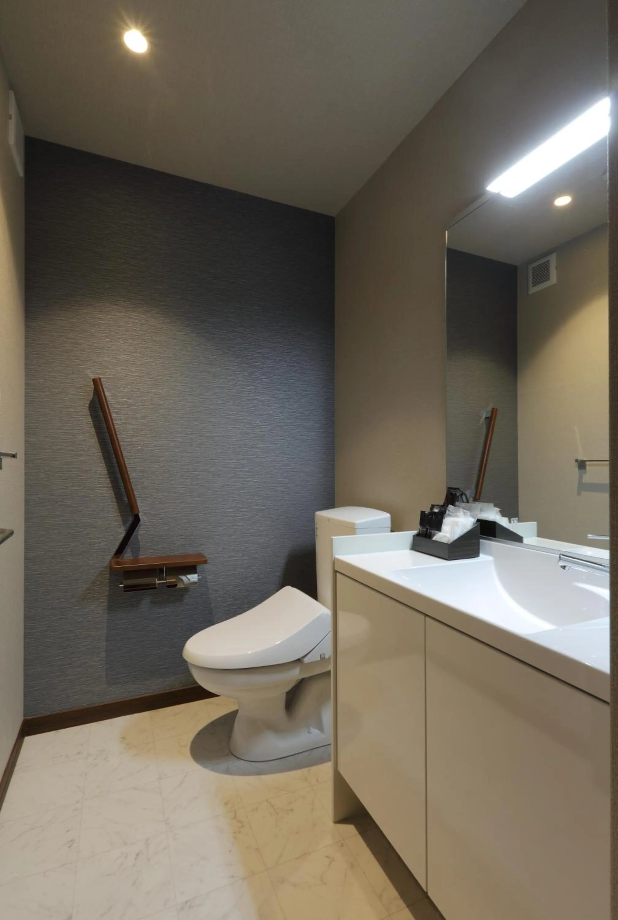 Toilet in HOTEL PROMOTE HIROSHIMA