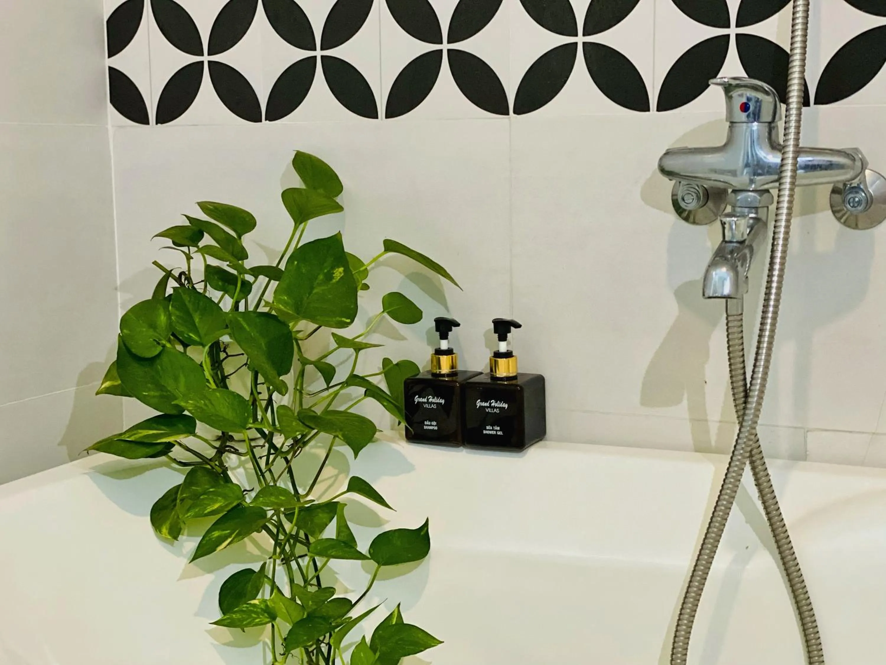 Bath in Grand Holiday Hoian Villa