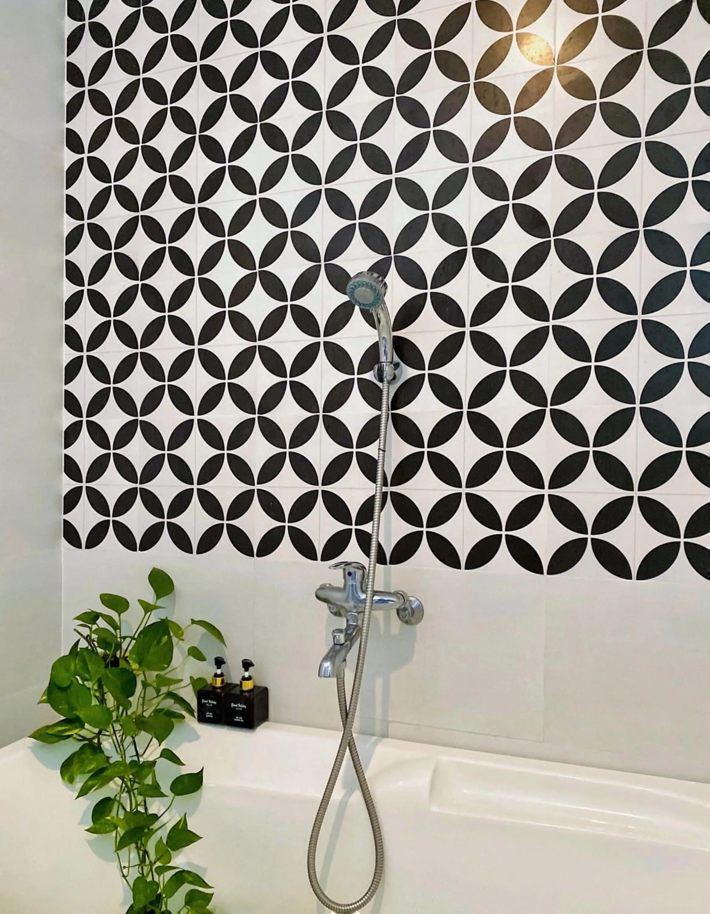 Bath in Grand Holiday Hoian Villa