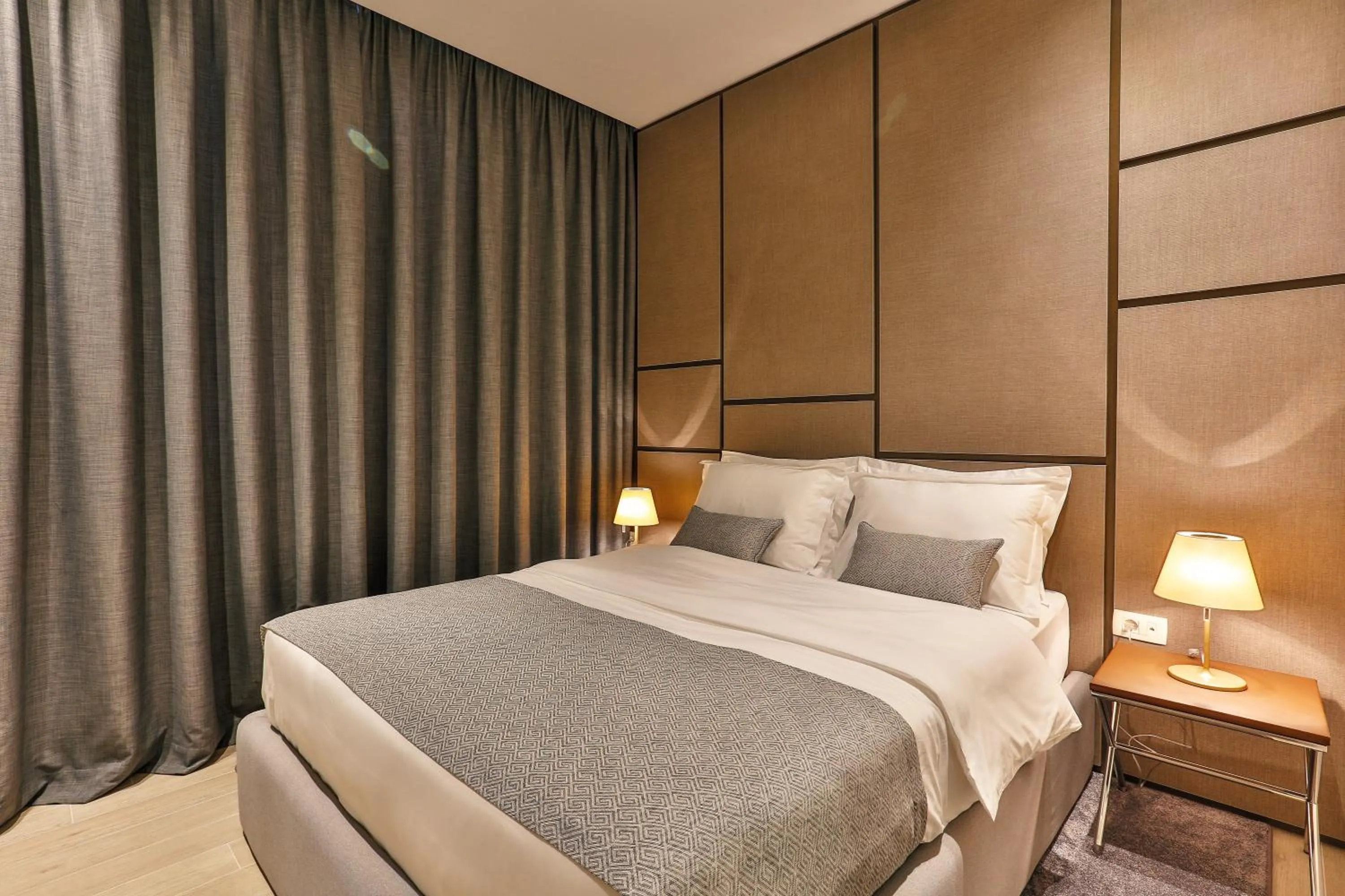 Bed in Avanti Hotel & Spa