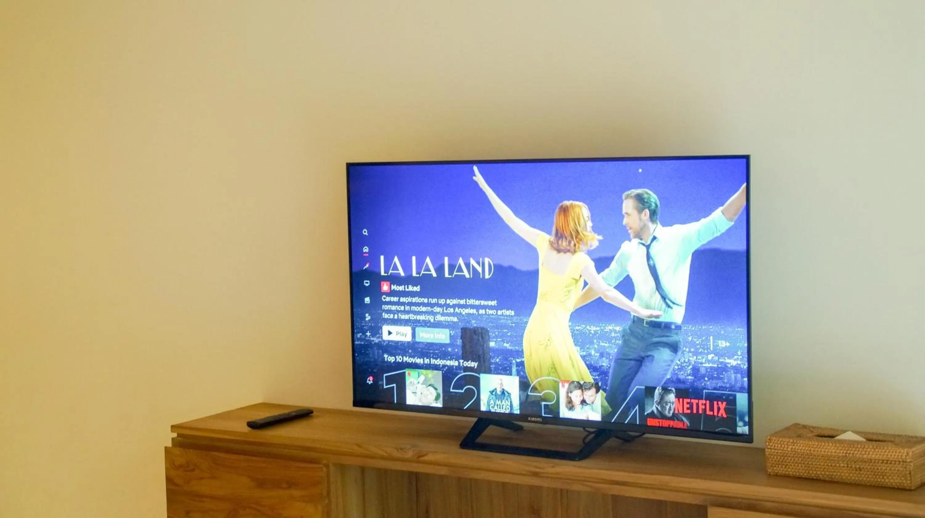 TV and multimedia in Nagomi Suites & Hotel