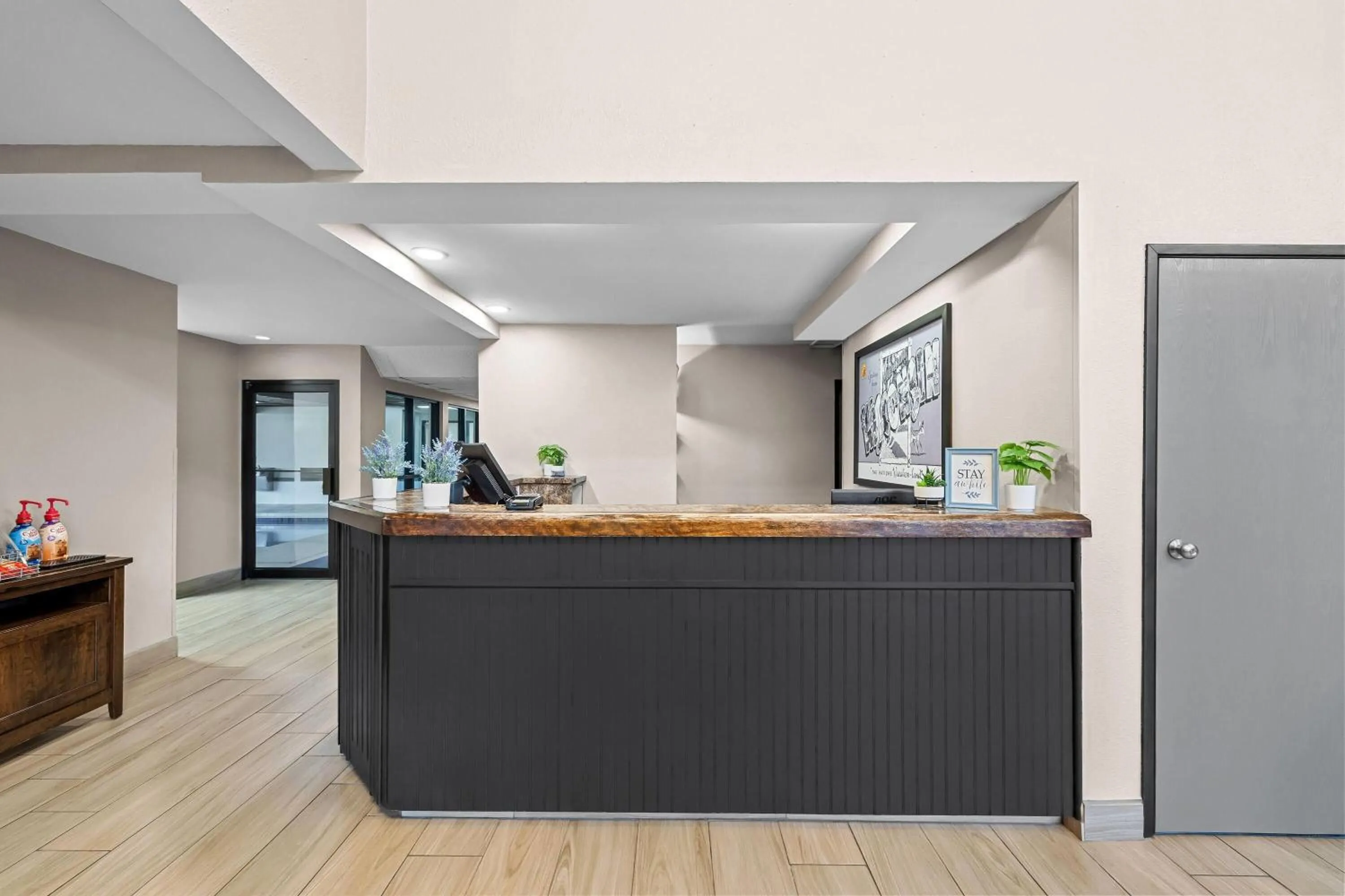 Lobby or reception in Super 8 by Wyndham Watertown WI