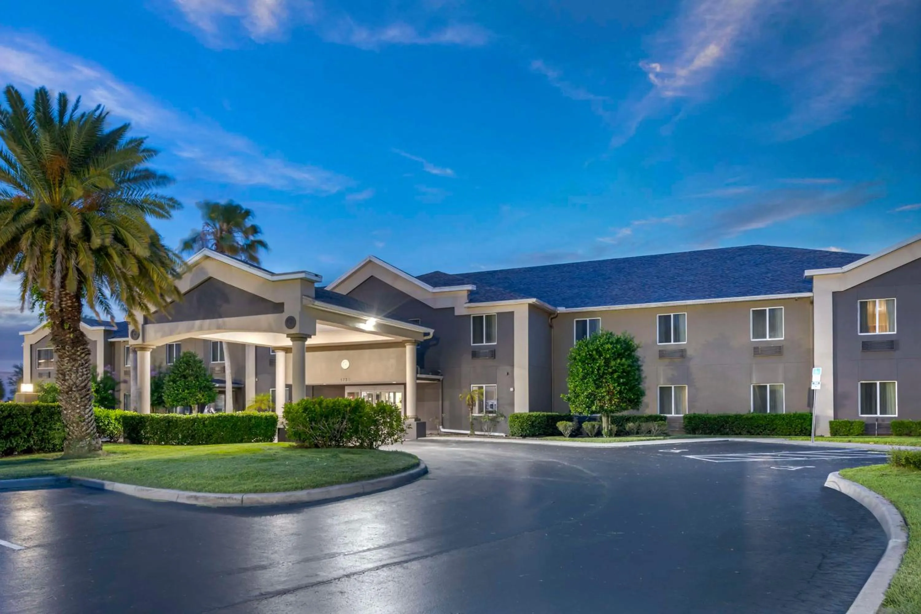 Property building in Best Western Edgewater Inn