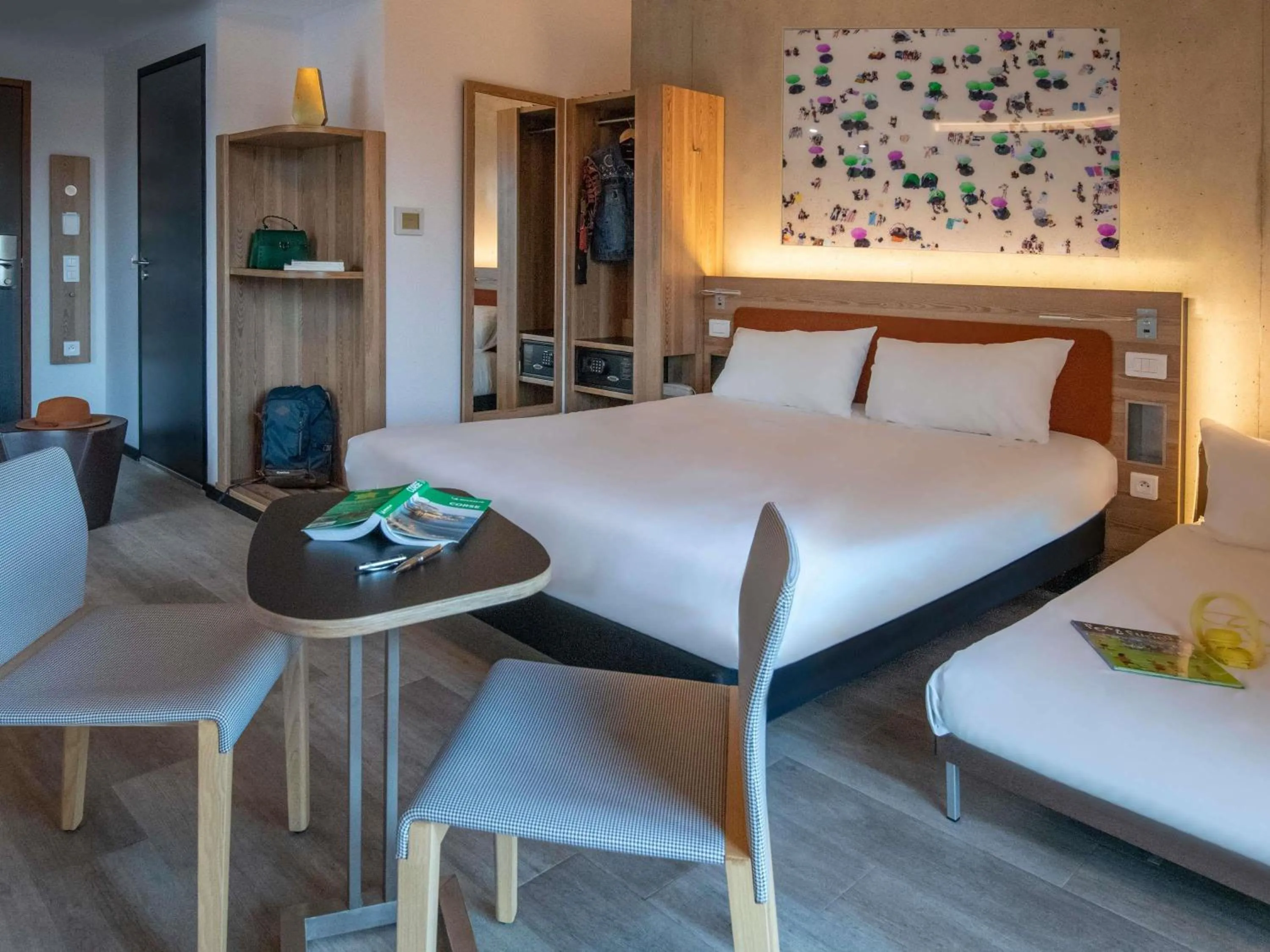 Bedroom, Bed in ibis Styles Ajaccio Napoleon