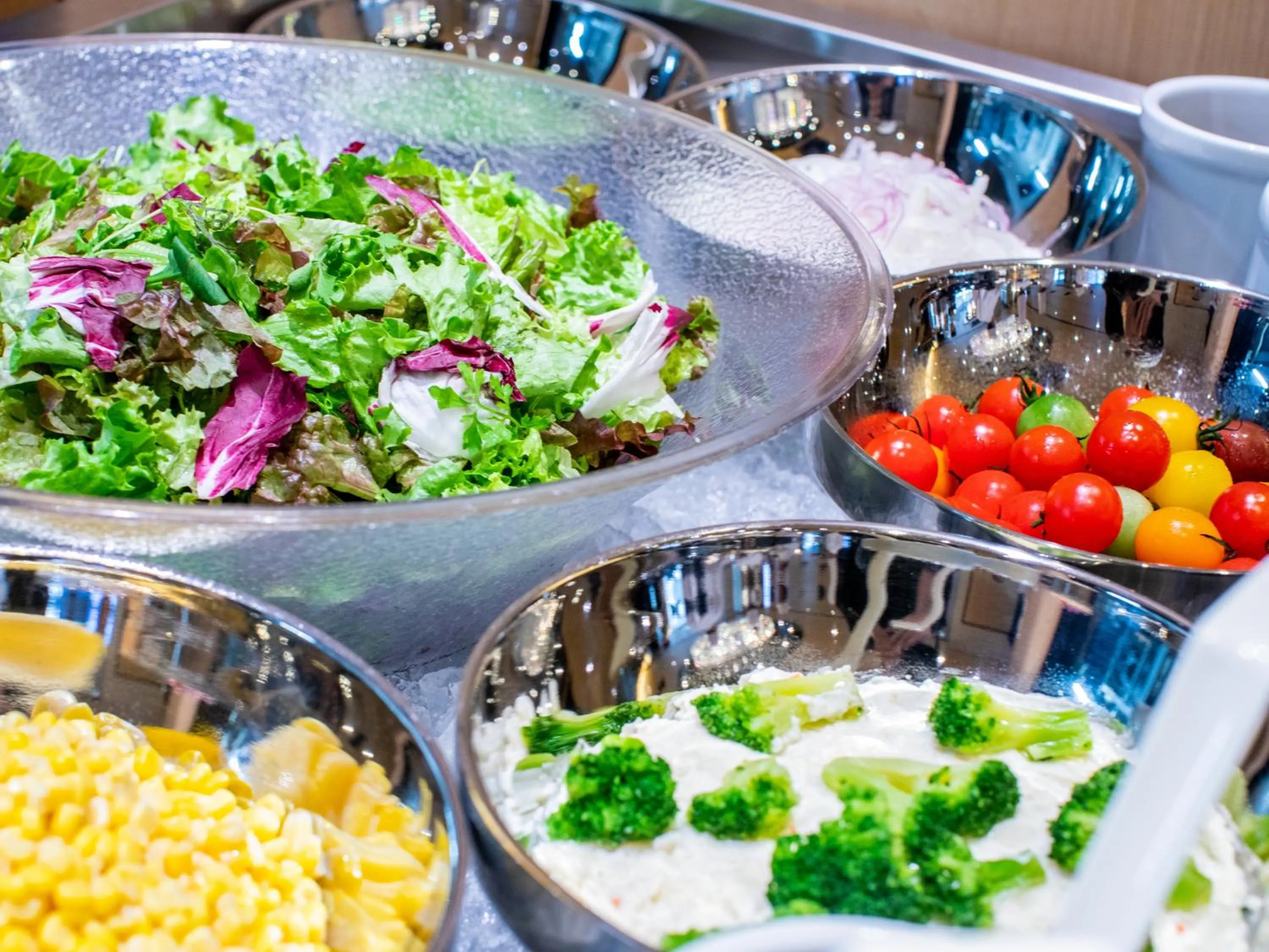 Restaurant/places to eat in APA Hotel & Resort Midosuji Hommachi Ekimae Tower