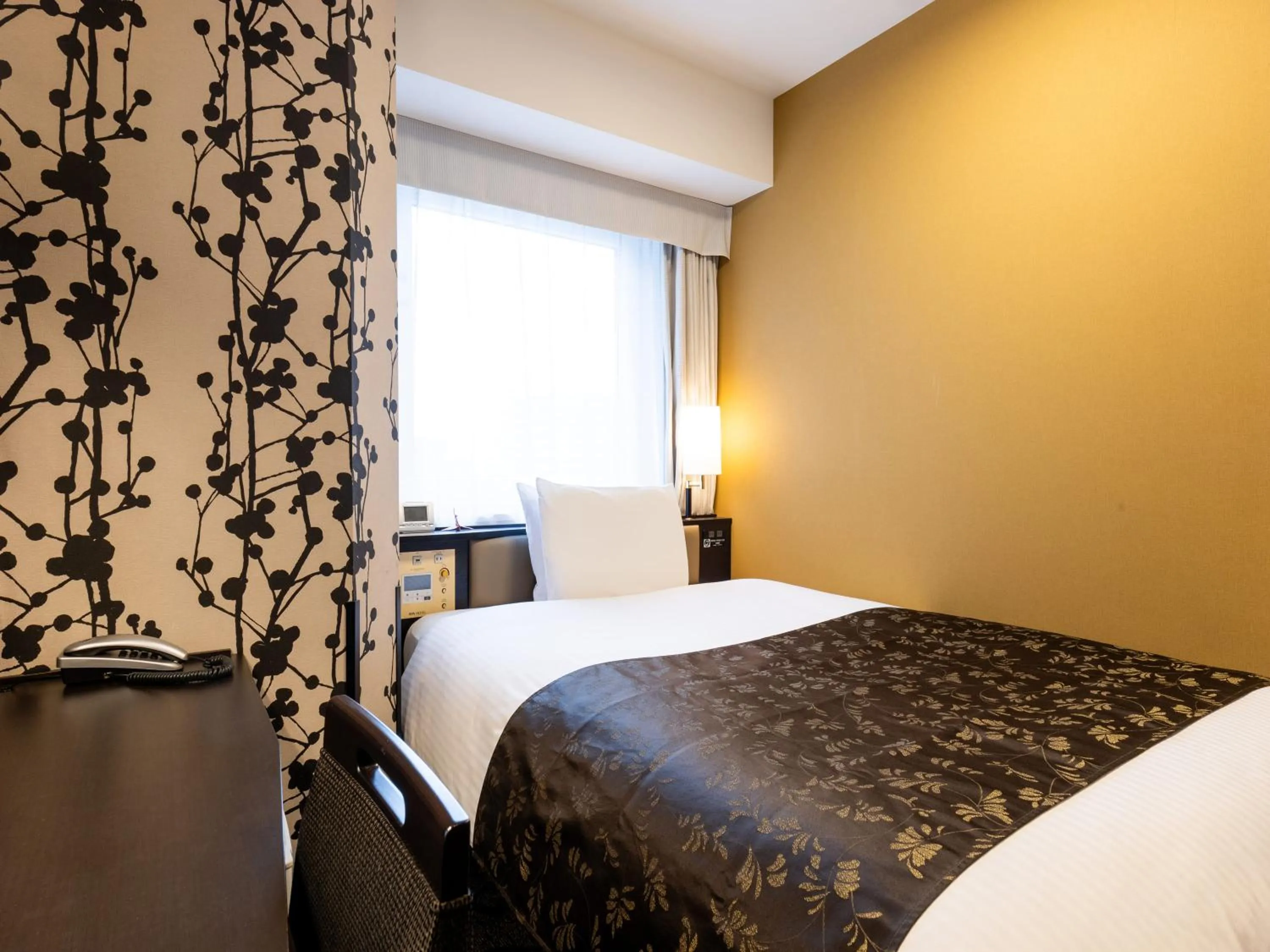 furniture, Bed in APA Hotel & Resort Midosuji Hommachi Ekimae Tower