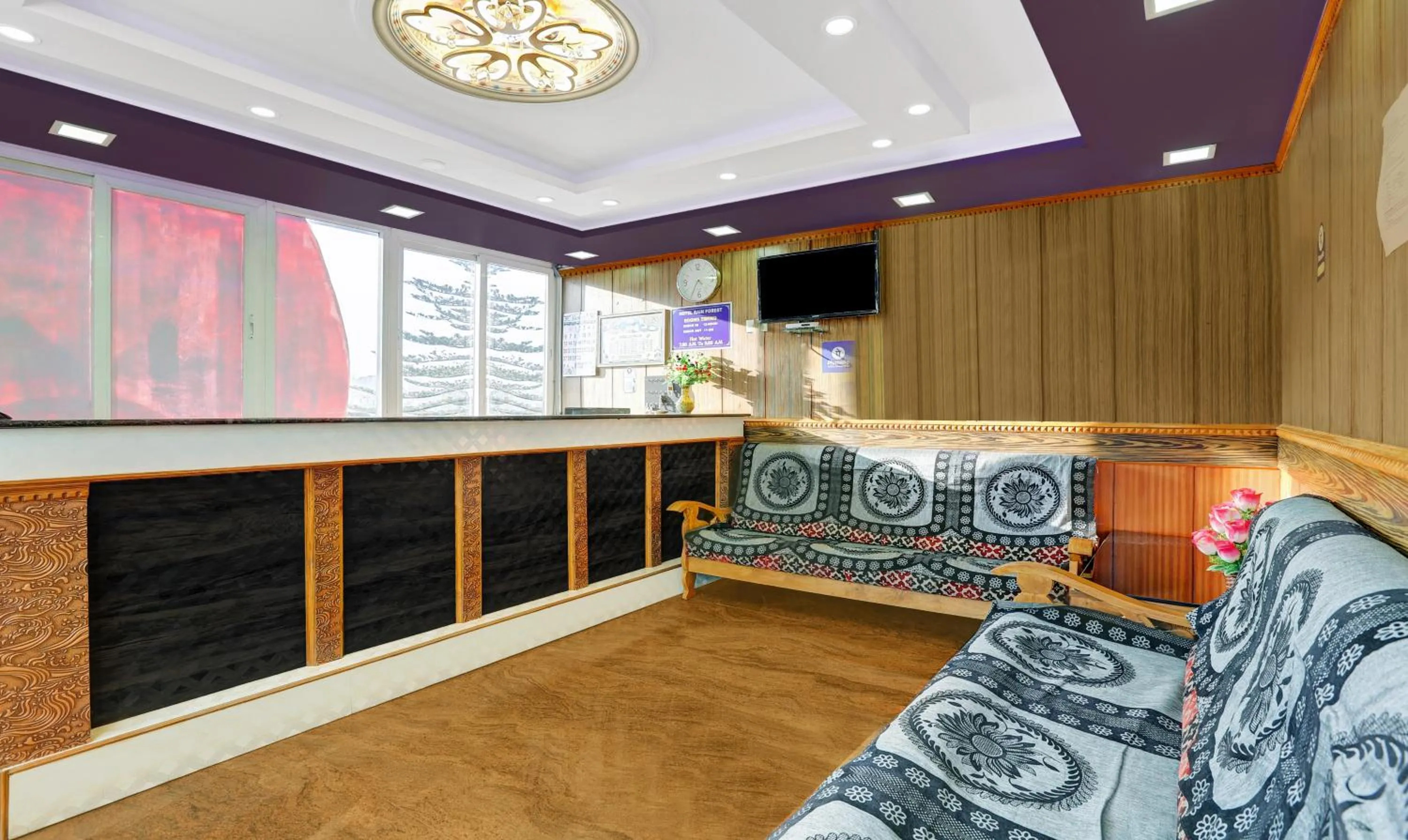 Lobby or reception in Itsy Hotels Rain Forest, 1 km from Rose Garden