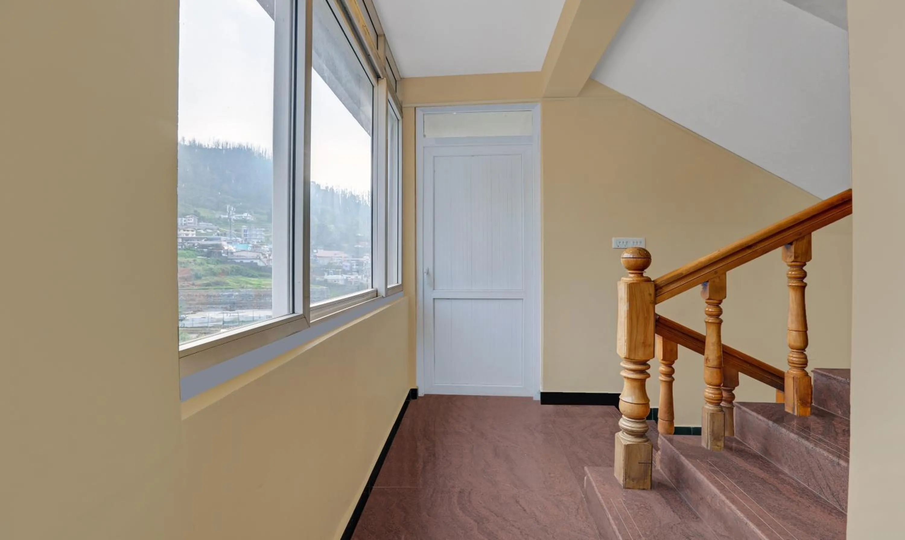 Lobby or reception in Itsy Hotels Rain Forest, 1 km from Rose Garden