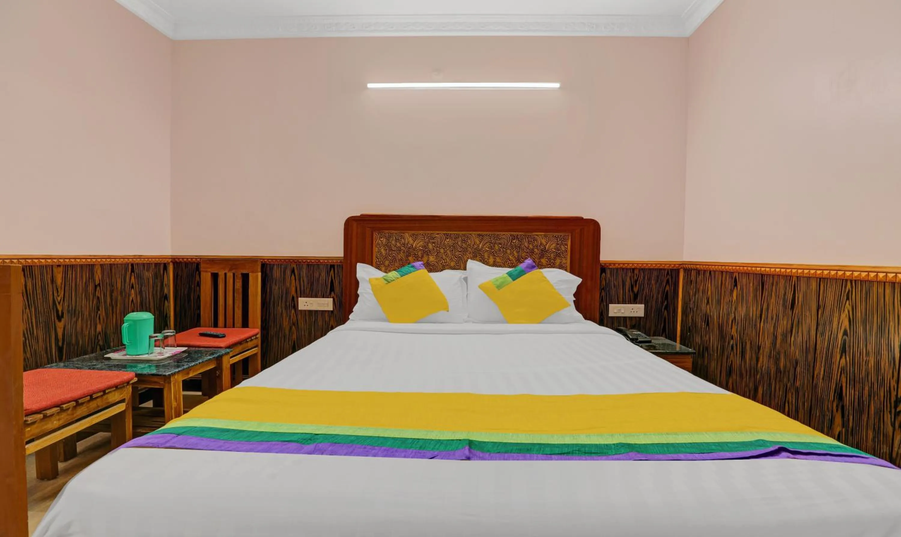 Bedroom, Bed in Itsy Hotels Rain Forest, 1 km from Rose Garden