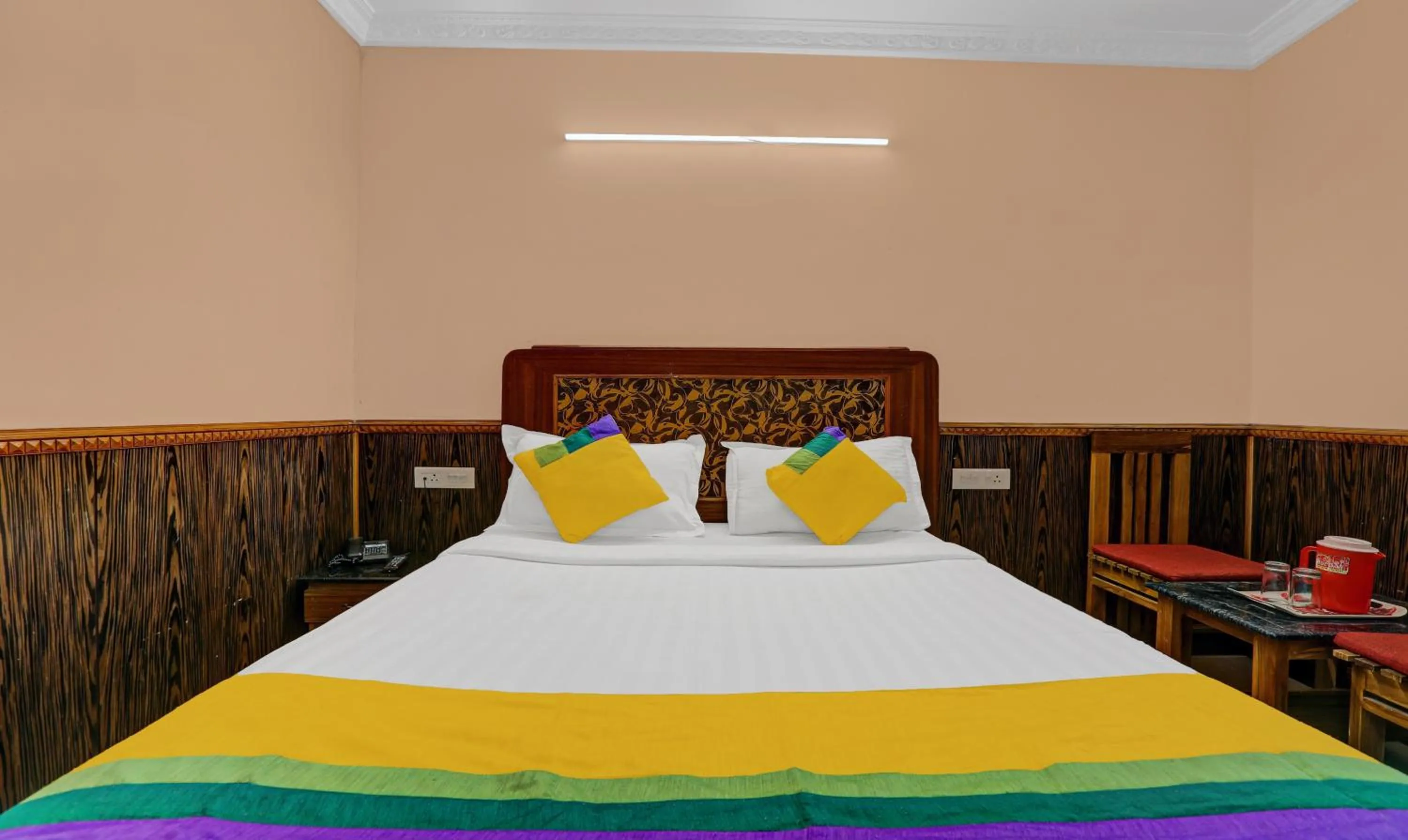 Bedroom, Bed in Itsy Hotels Rain Forest, 1 km from Rose Garden