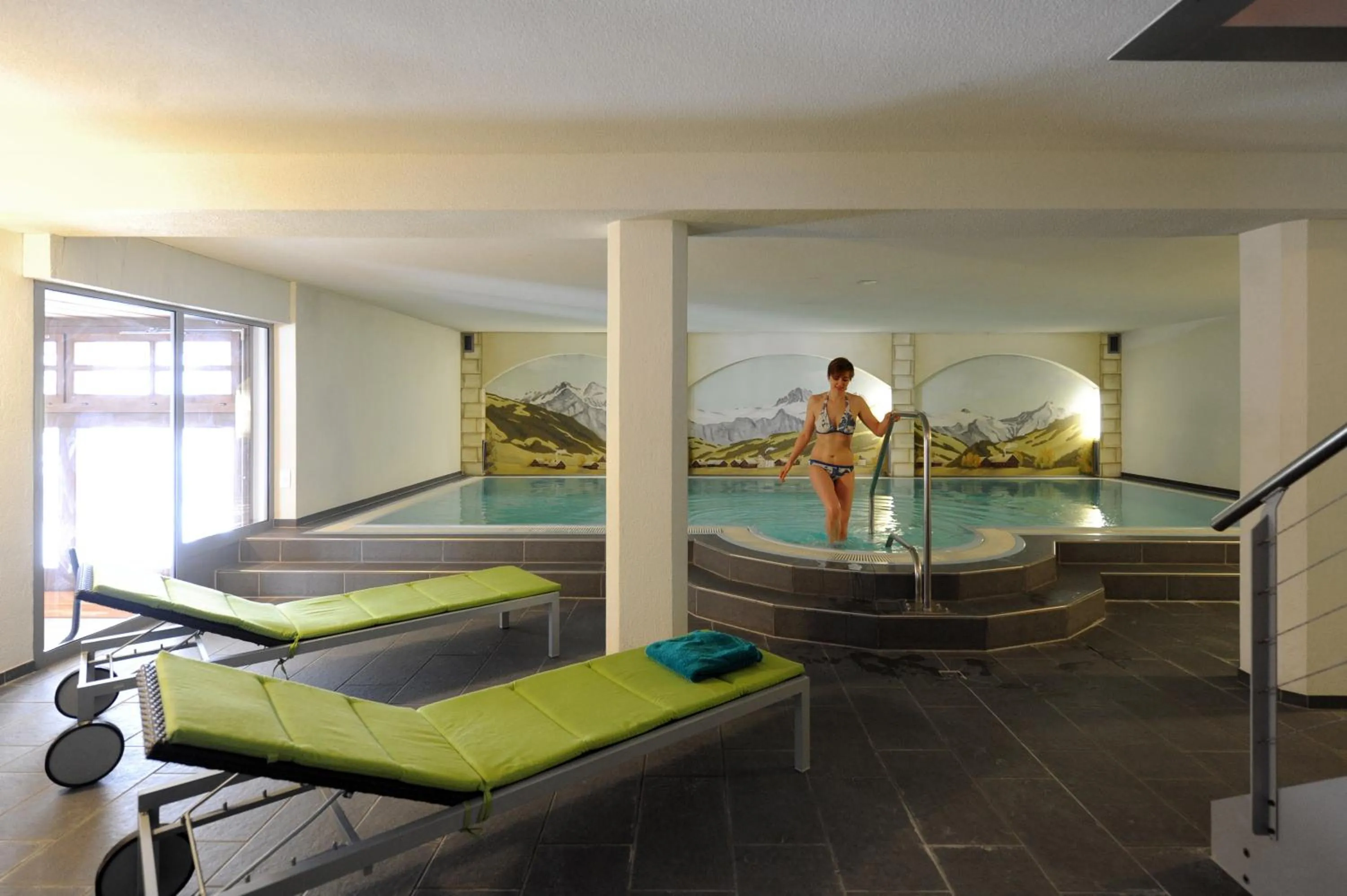 Swimming pool in Hotel Krone Budget