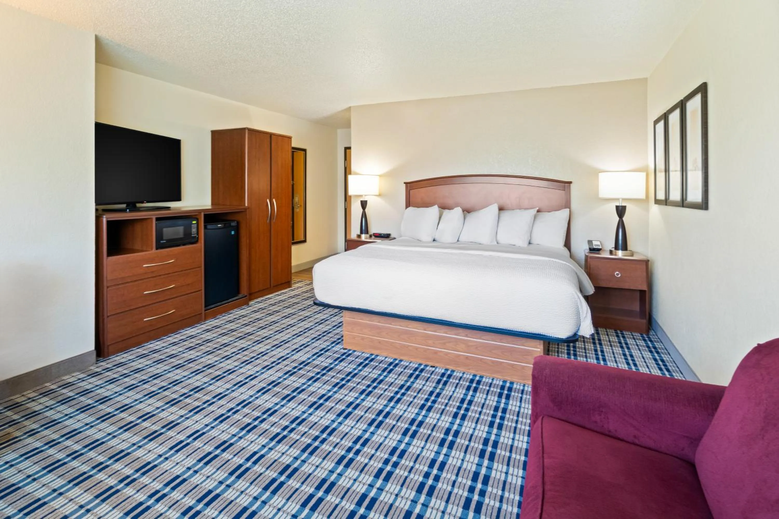 Photo of the whole room, Bed in AmericInn by Wyndham Dickinson