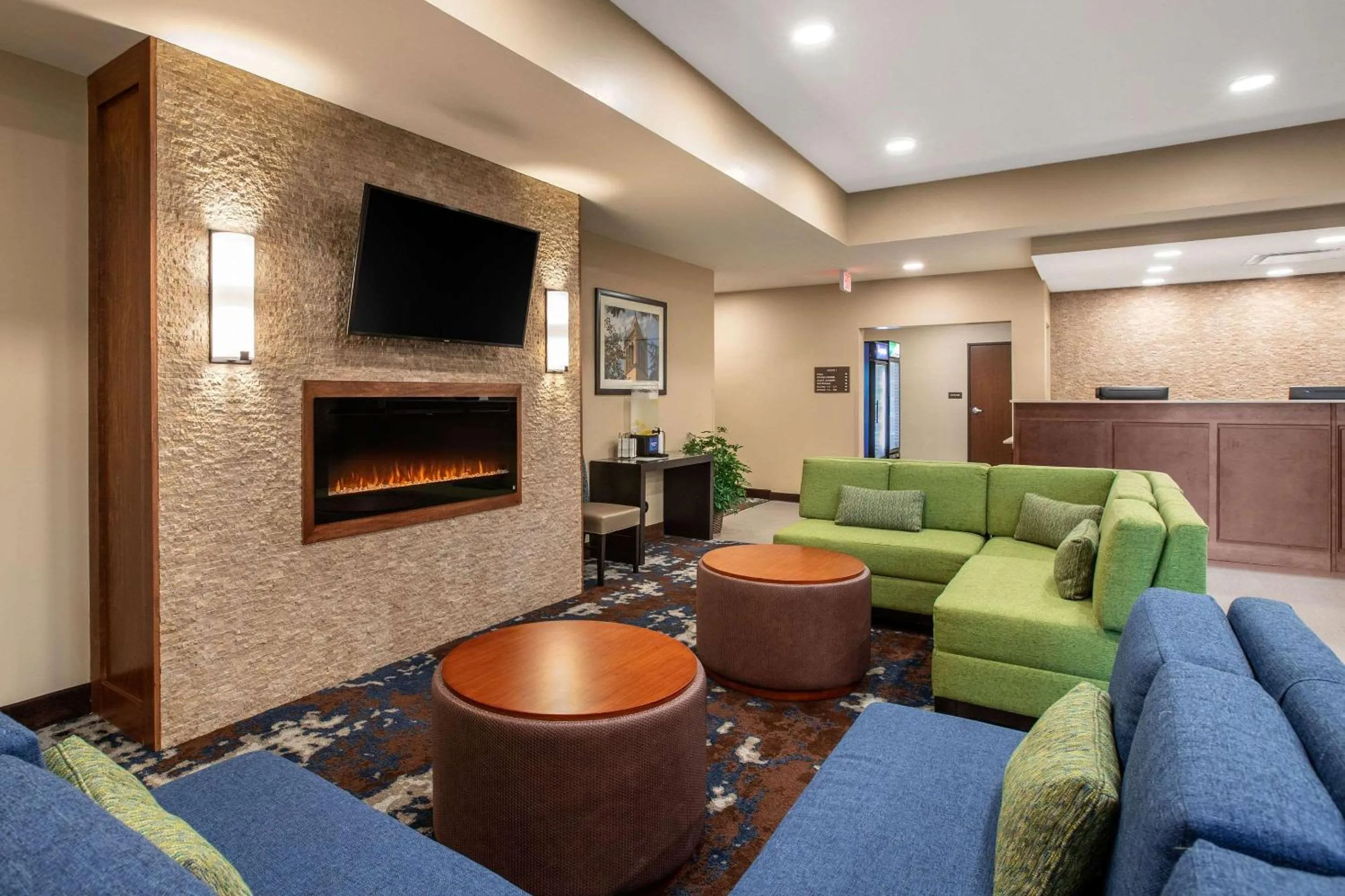 Lobby or reception in Comfort Inn & Suites Ames near ISU Campus