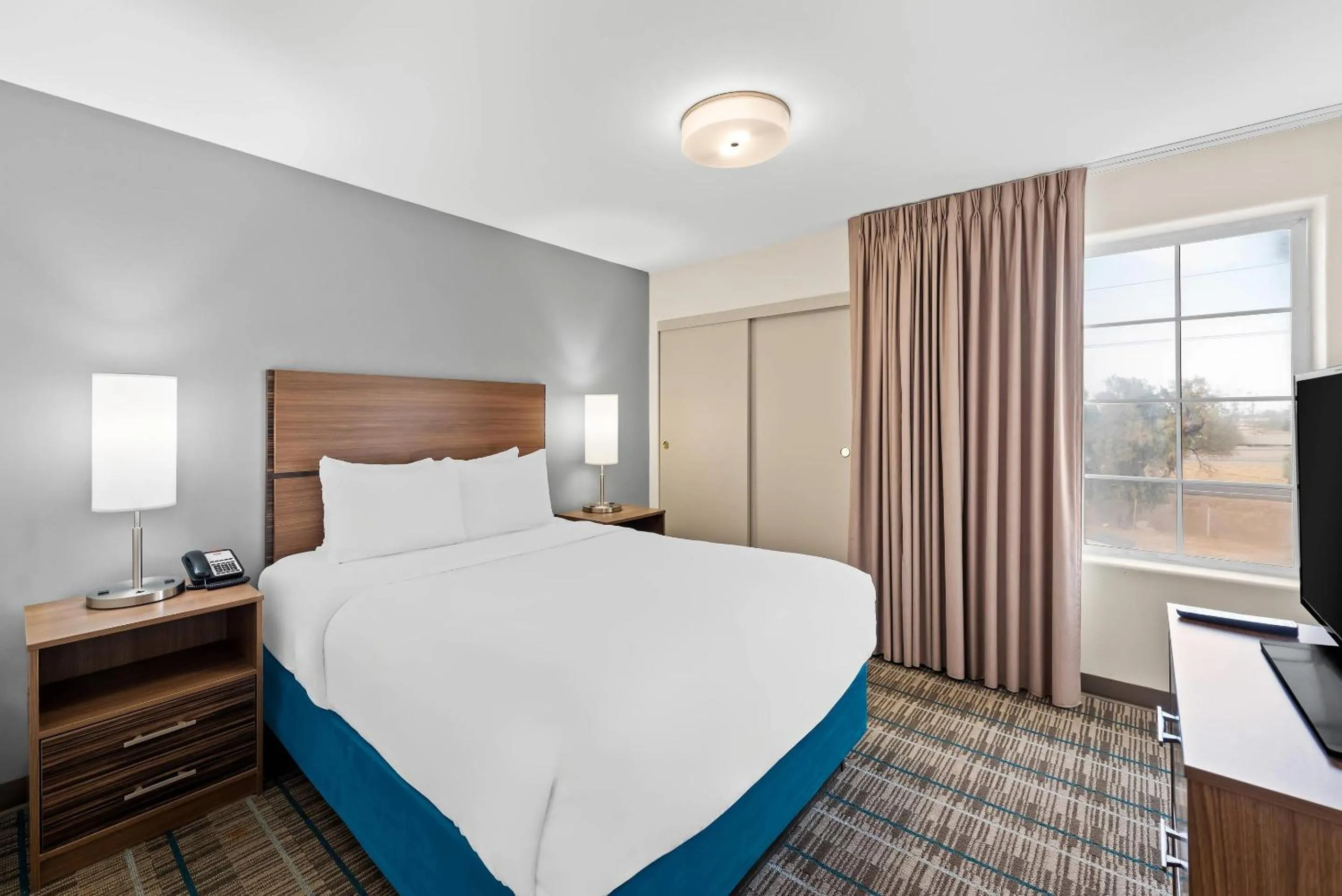 Bedroom, Bed in MainStay Suites El Centro I-8