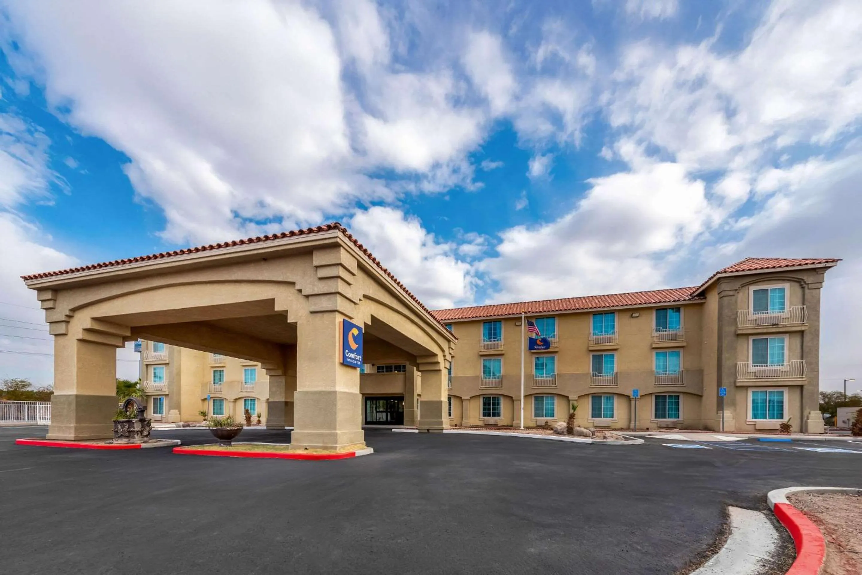 Property building in MainStay Suites El Centro I-8