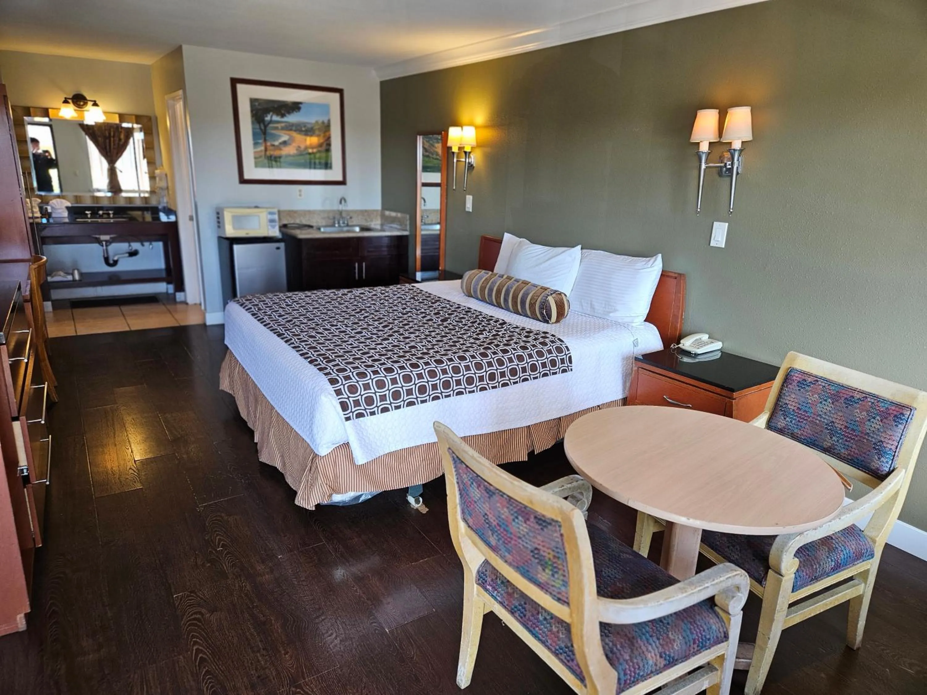 Bed in Fullerton Inn