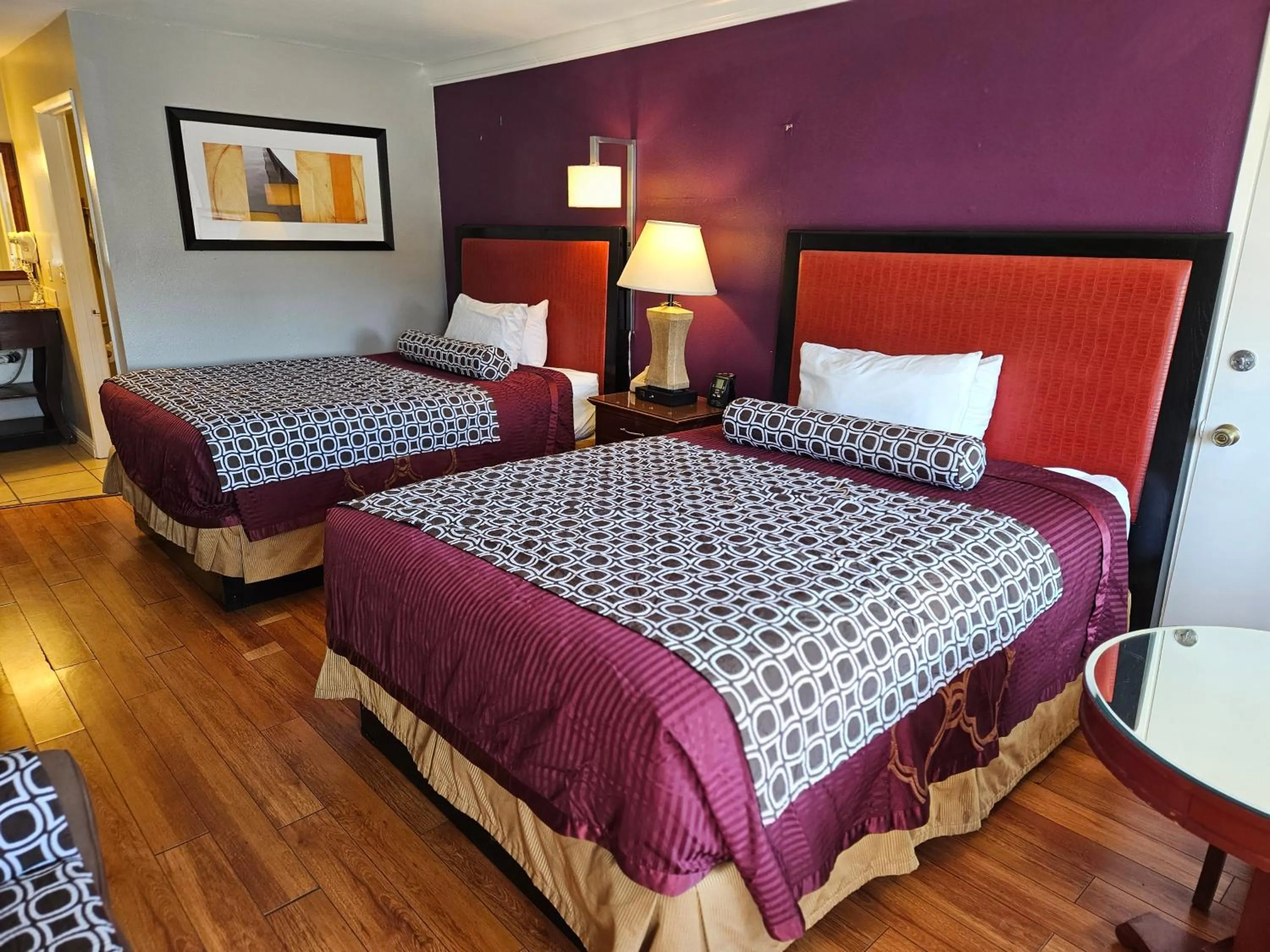 Bed in Fullerton Inn