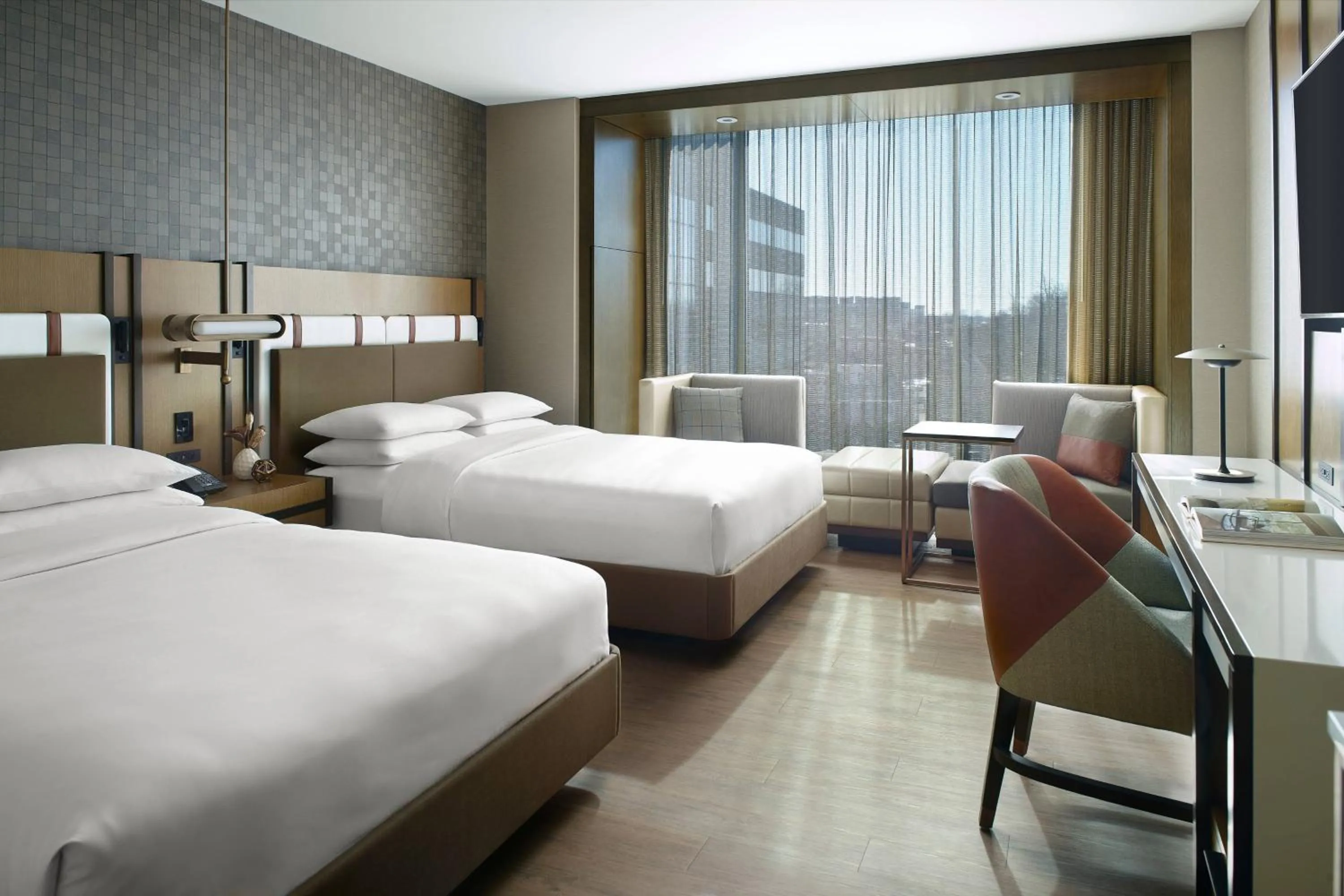 Photo of the whole room, Bed in Lexington Marriott City Center