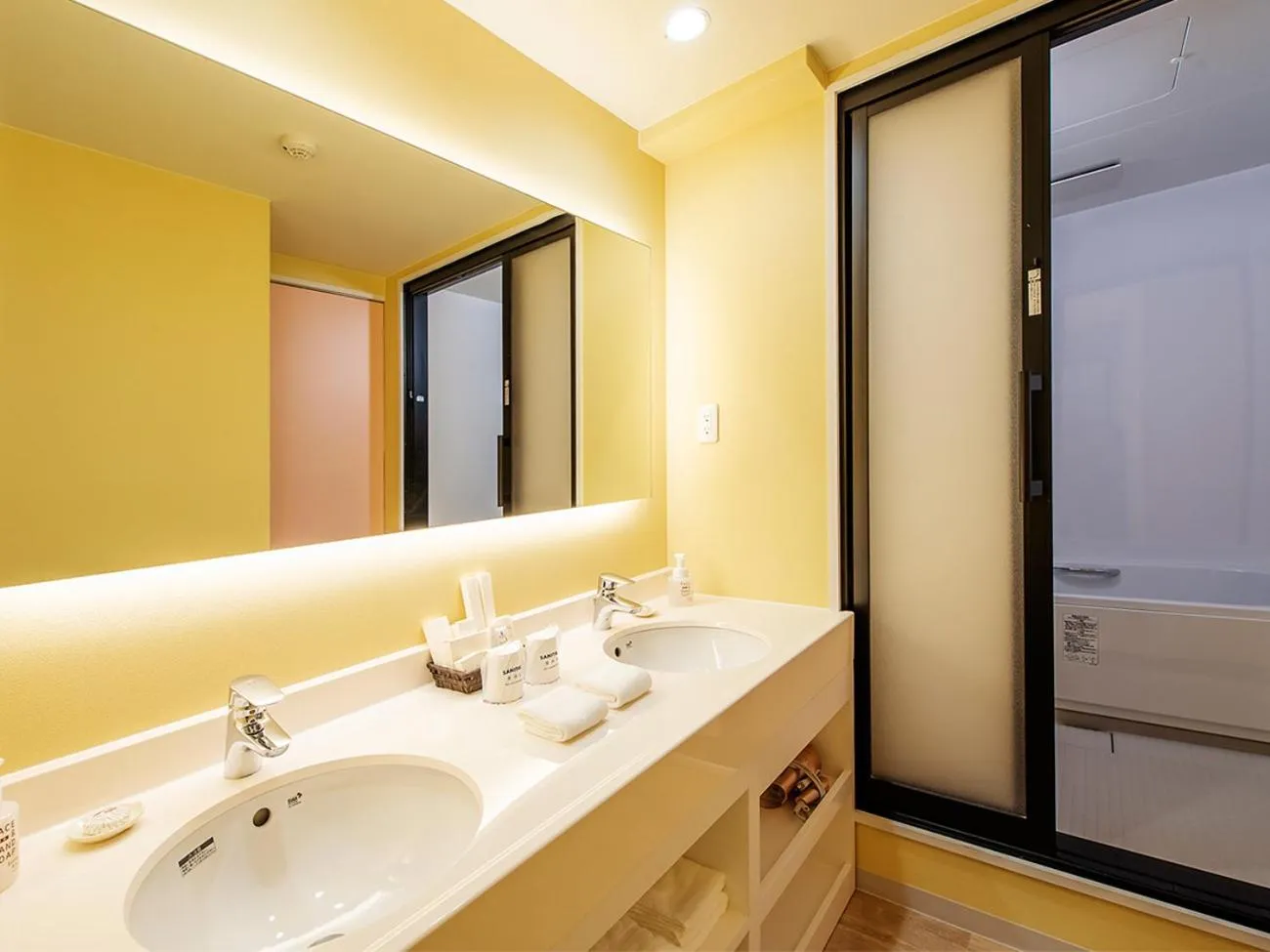 Bathroom in HOTEL OKINAWA WITH SANRIO CHARACTERS