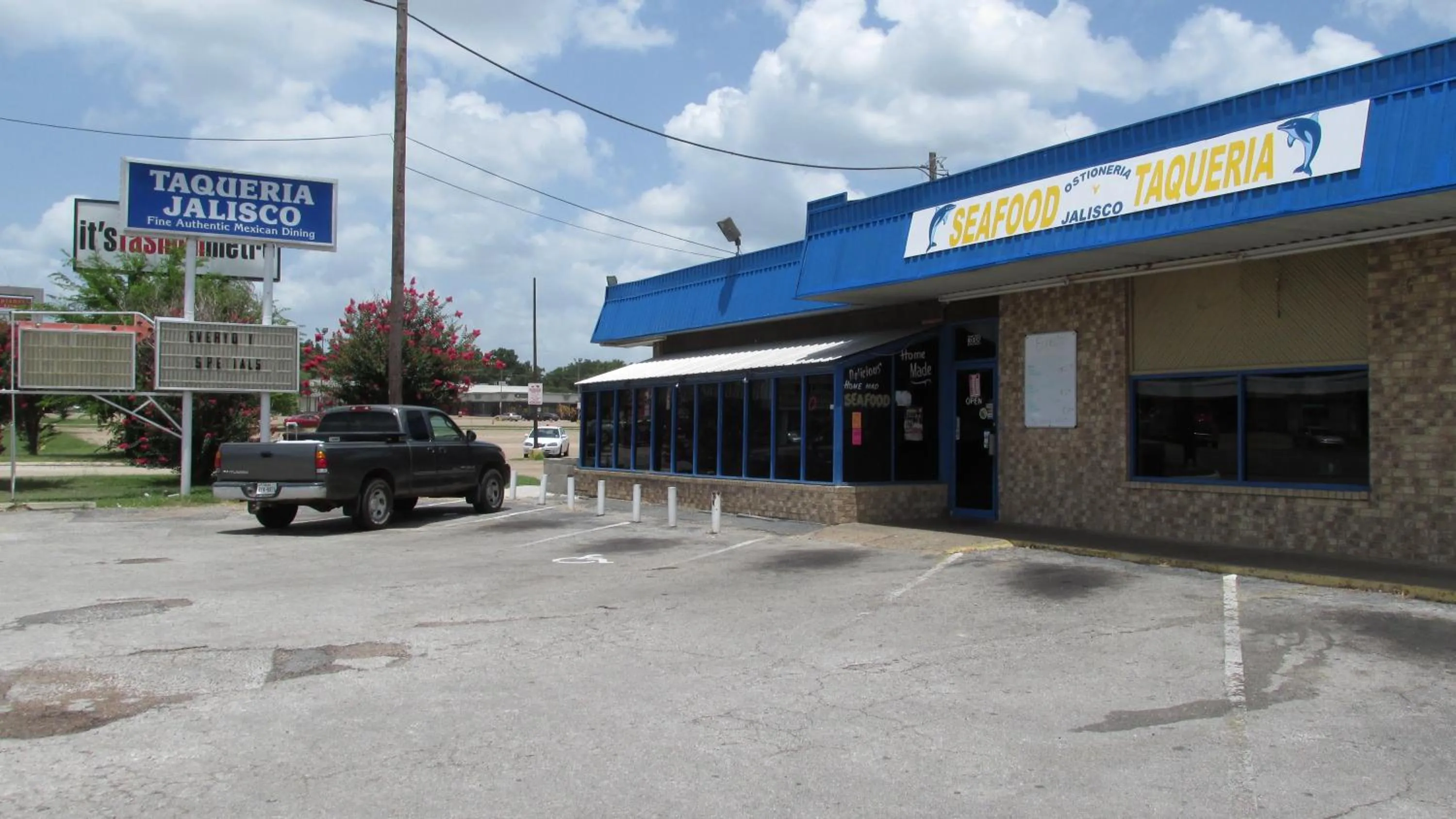 Facade/entrance in Lufkin Inn