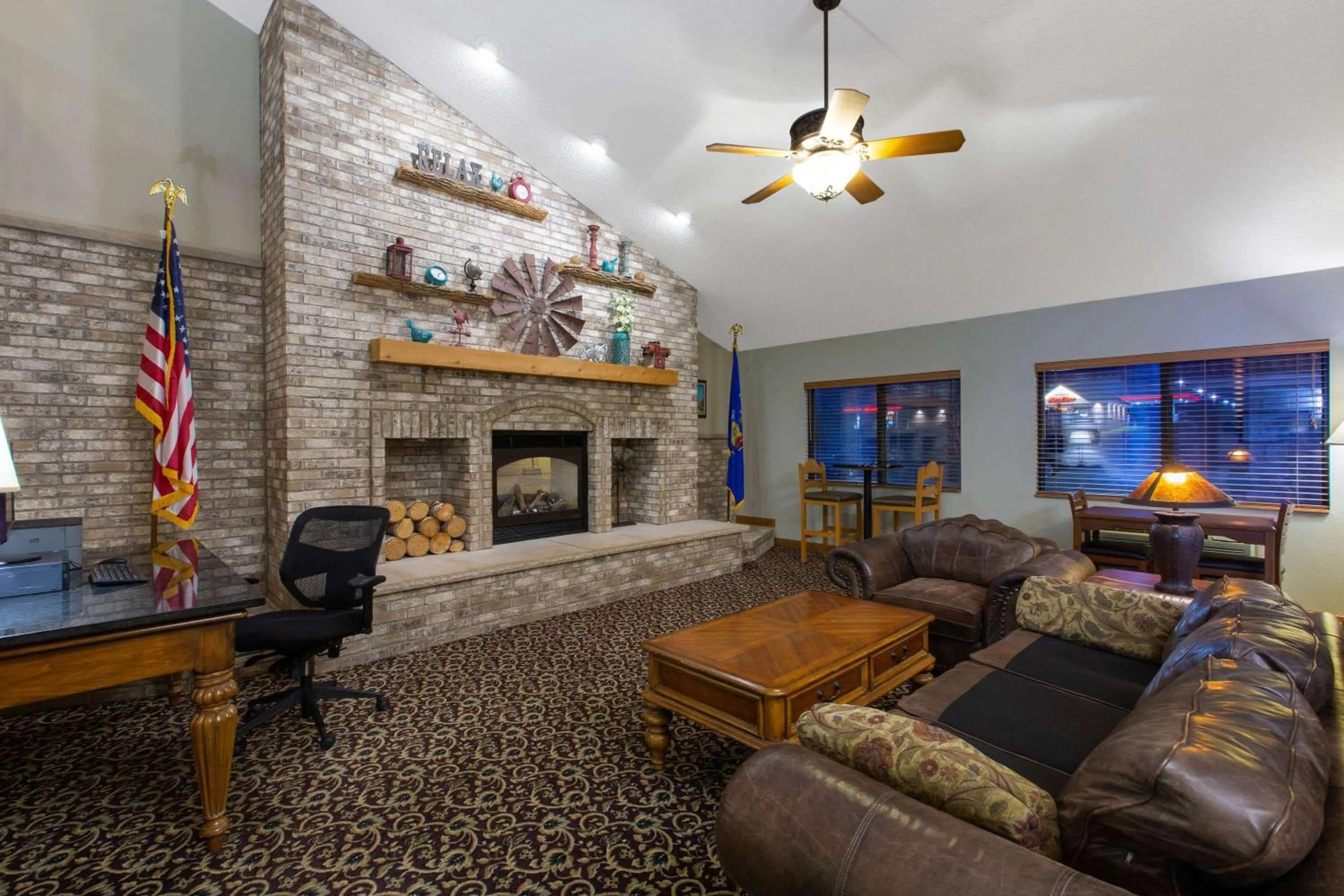 Lobby or reception in AmericInn by Wyndham Merrill