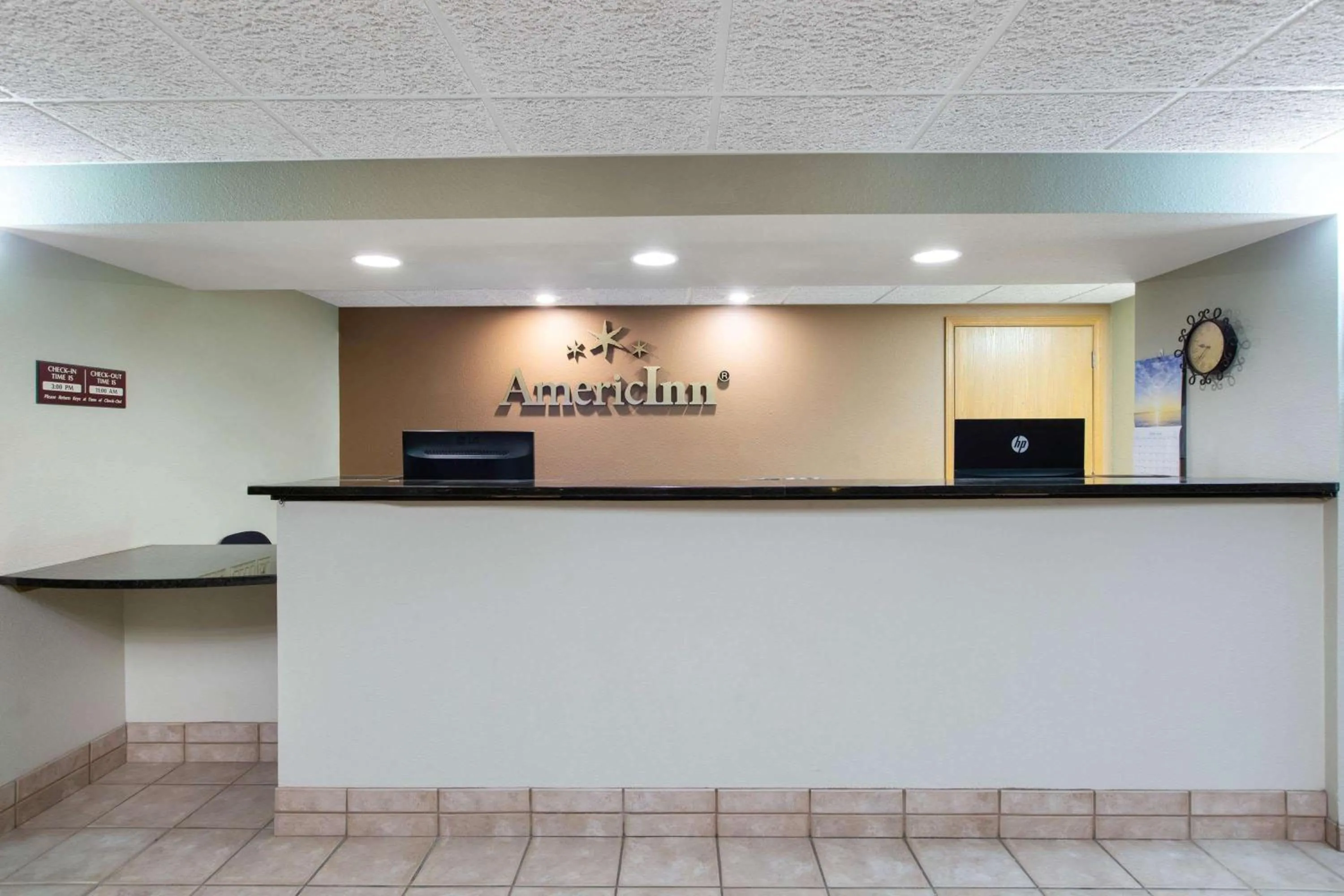 Lobby or reception in AmericInn by Wyndham Merrill