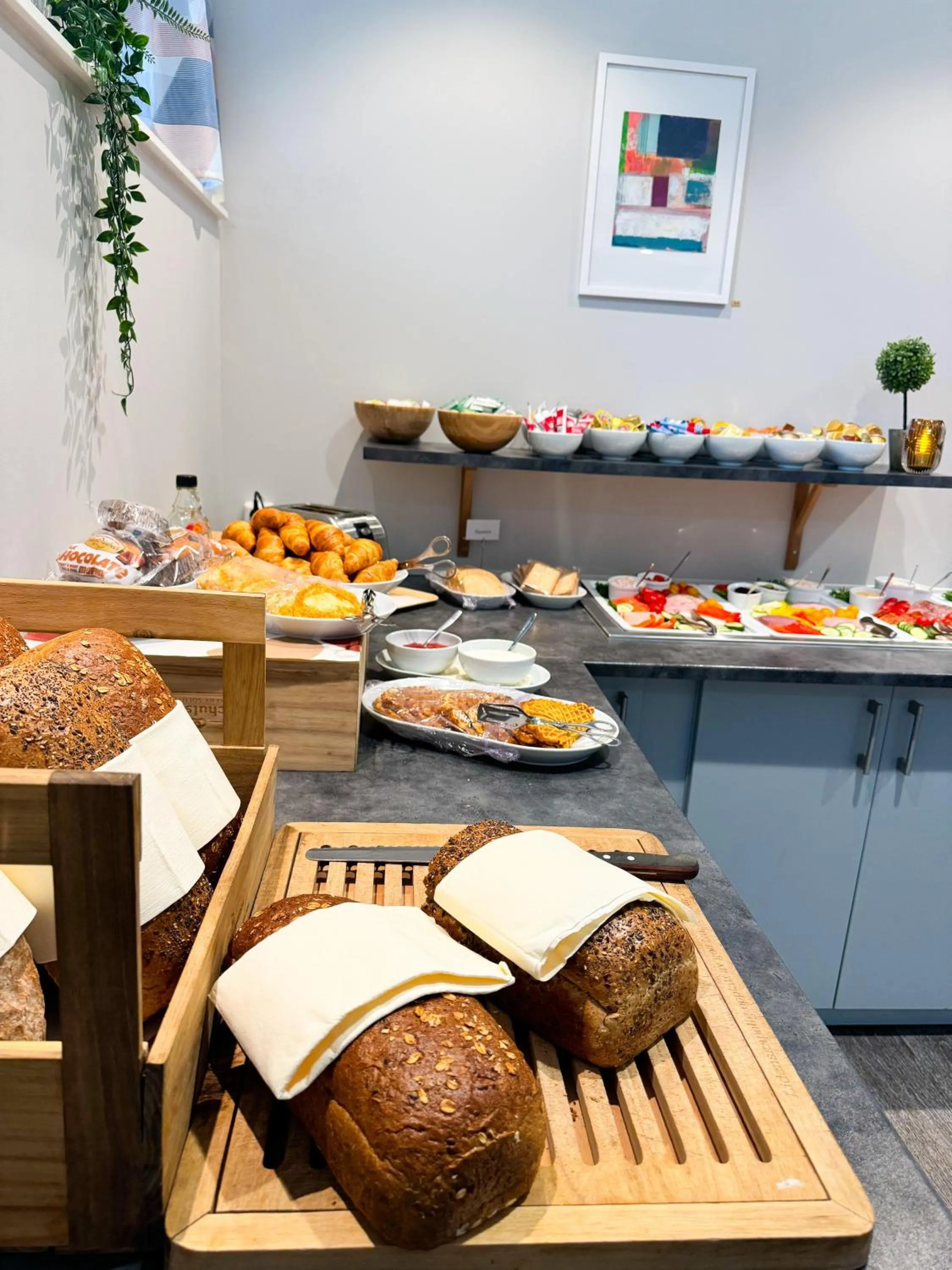 Buffet breakfast in Hotell Koselig