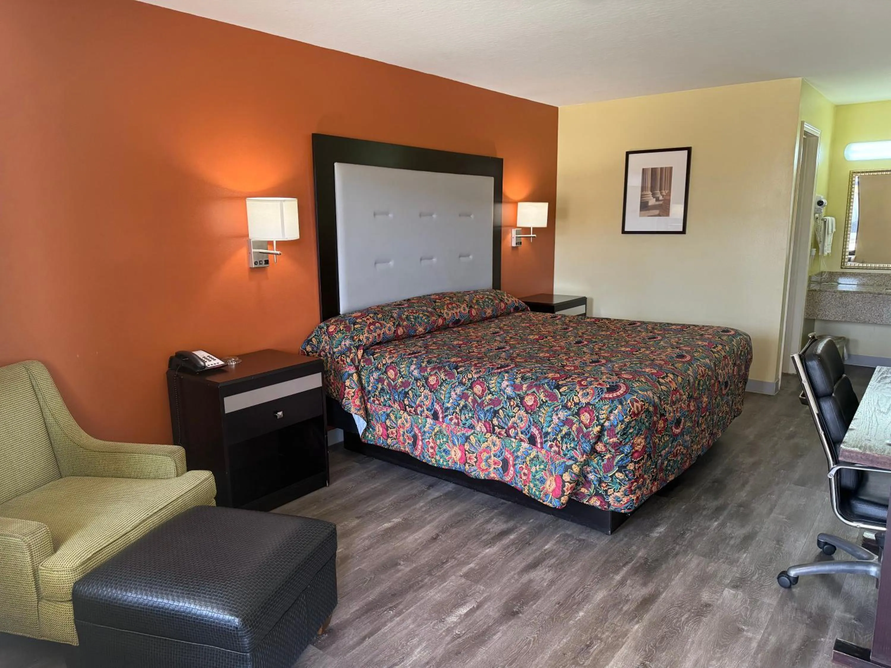 Bed in Liberty Inn - Collins