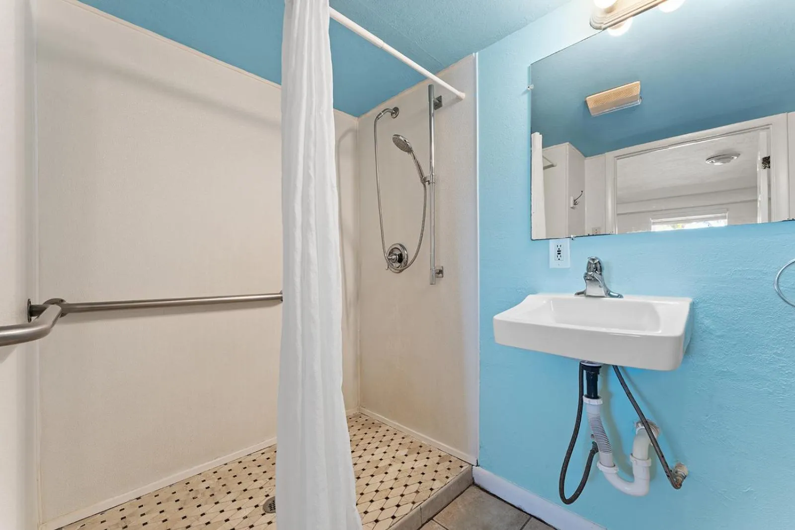 Shower in Parmer's Resort