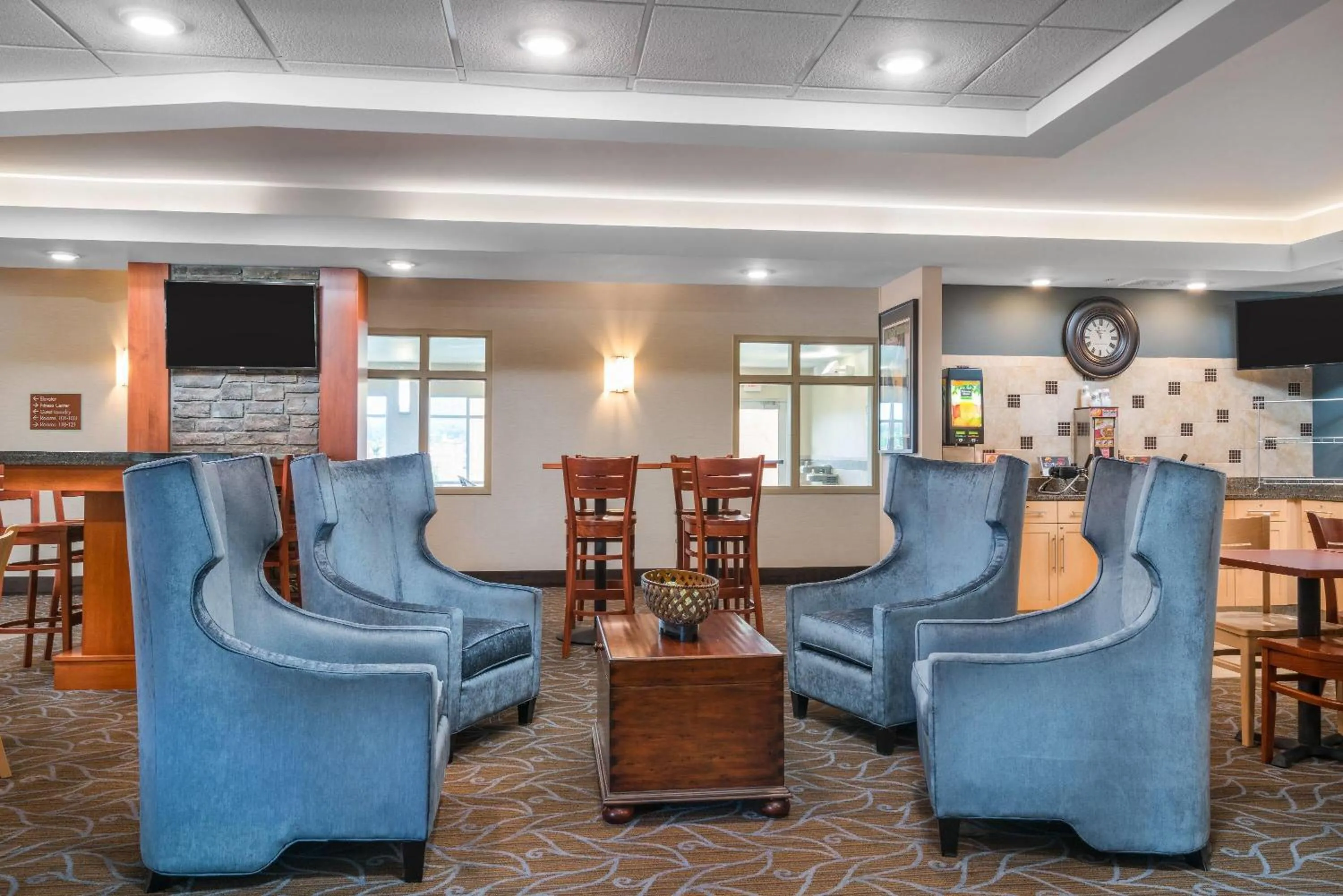 Lobby or reception in AmericInn by Wyndham Winona