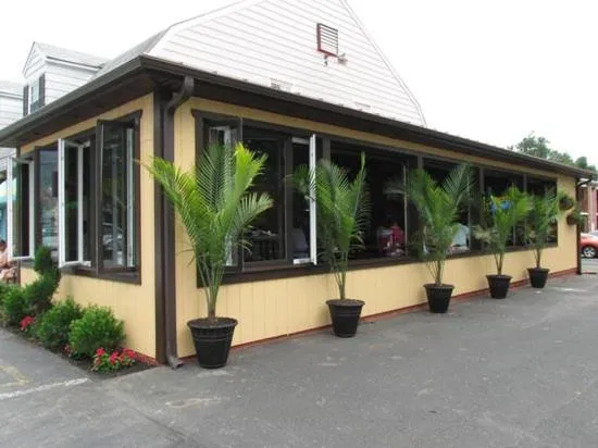 Restaurant/places to eat in Mainstreet Inn