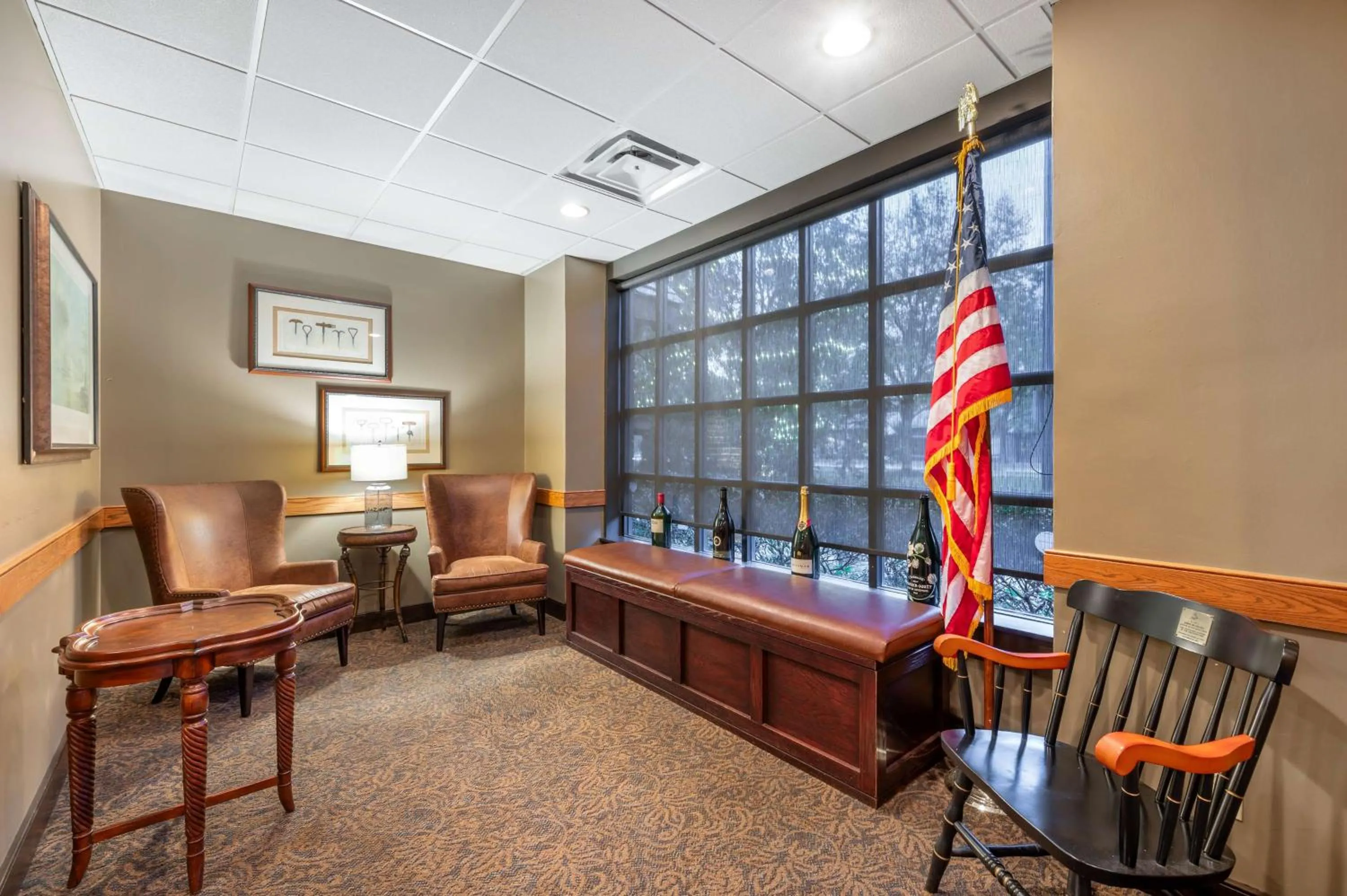 Property building in Best Western Premier Mariemont Inn