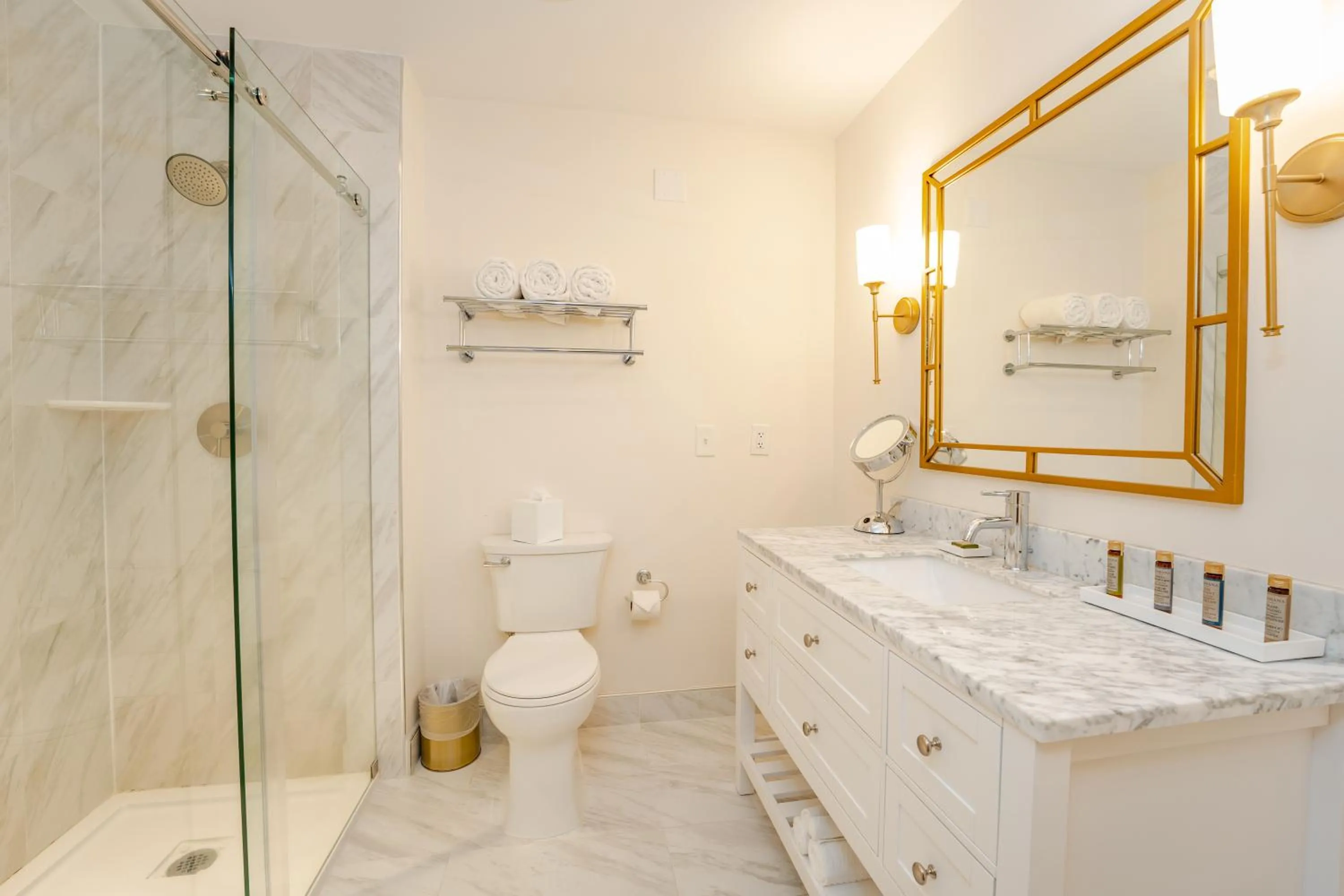 Shower in Chateau Renault