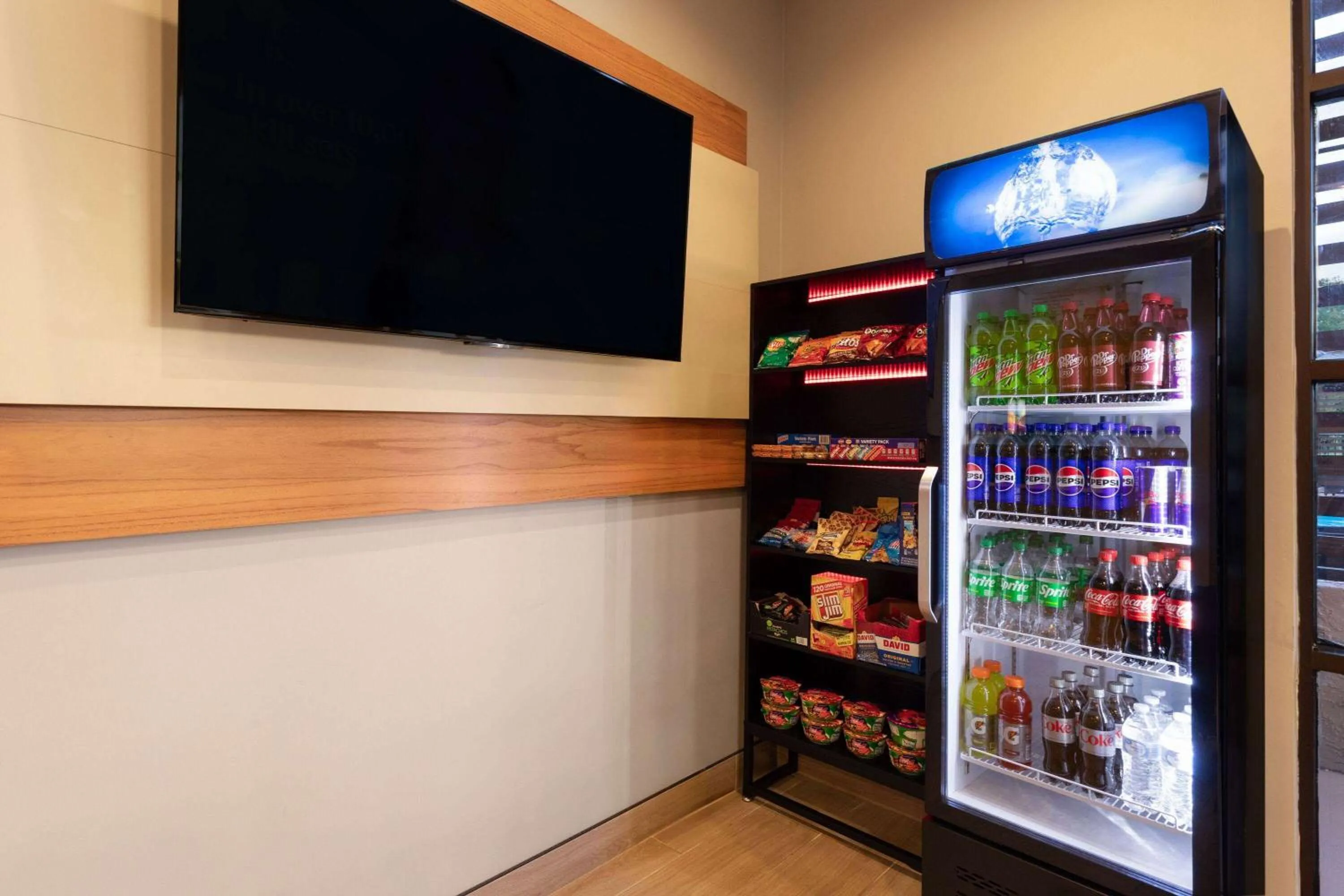 Food and drinks in Ramada by Wyndham Bainbridge