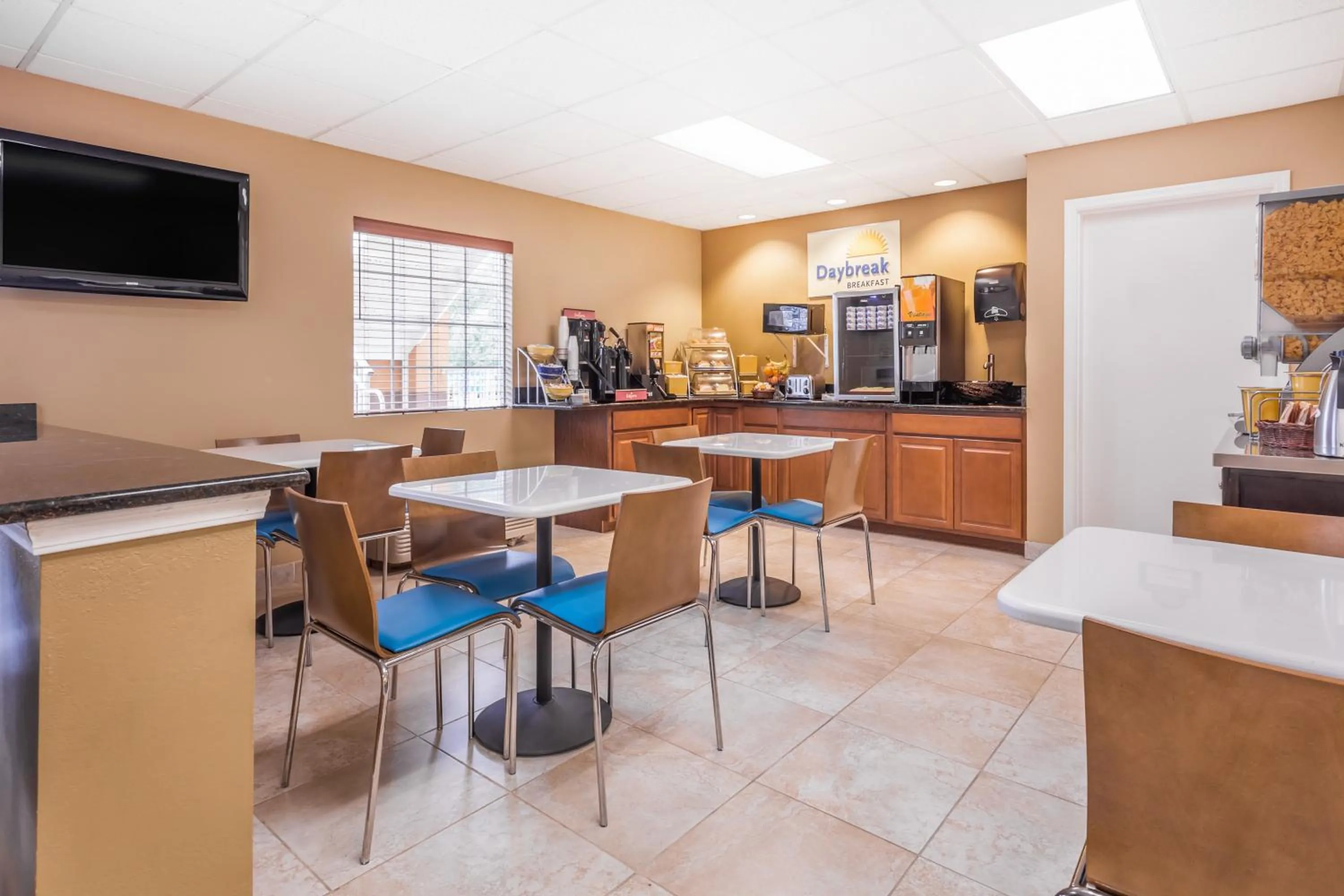 Coffee/tea facilities in Days Inn by Wyndham Trenton