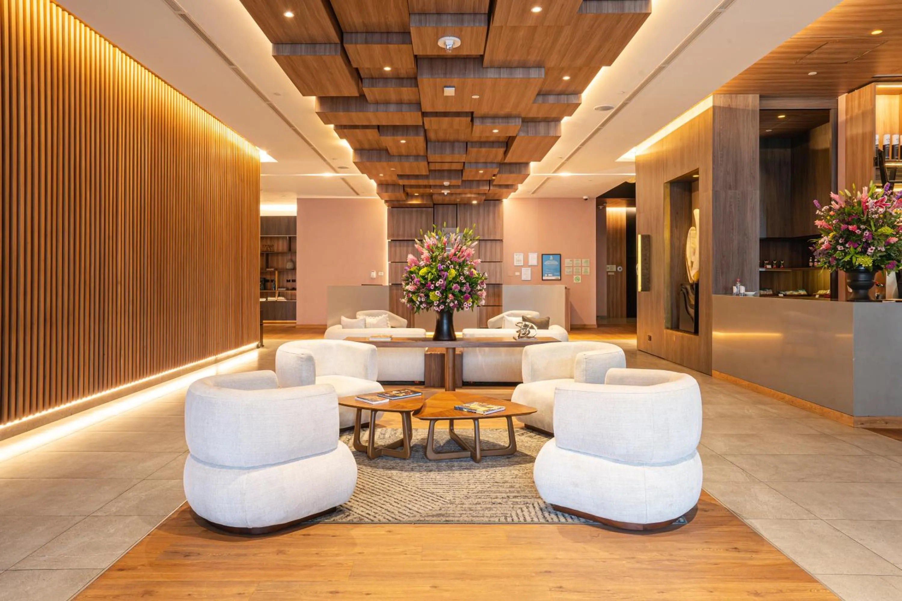 Lobby or reception in Holiday Inn - Lima Miraflores by IHG