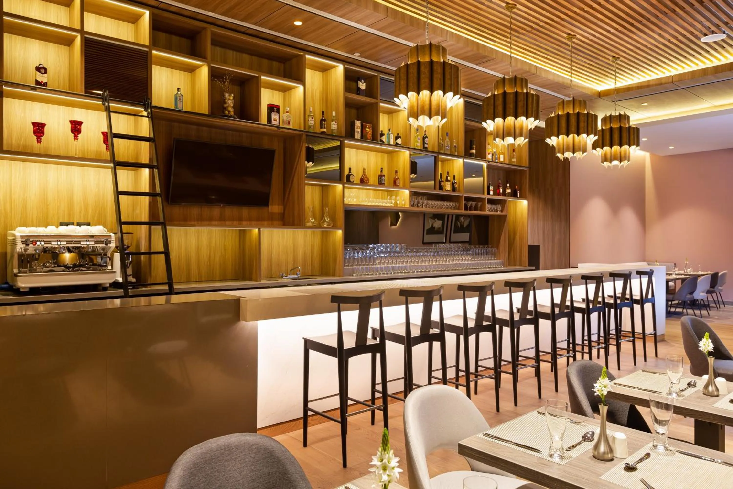 Lounge or bar in Holiday Inn - Lima Miraflores by IHG