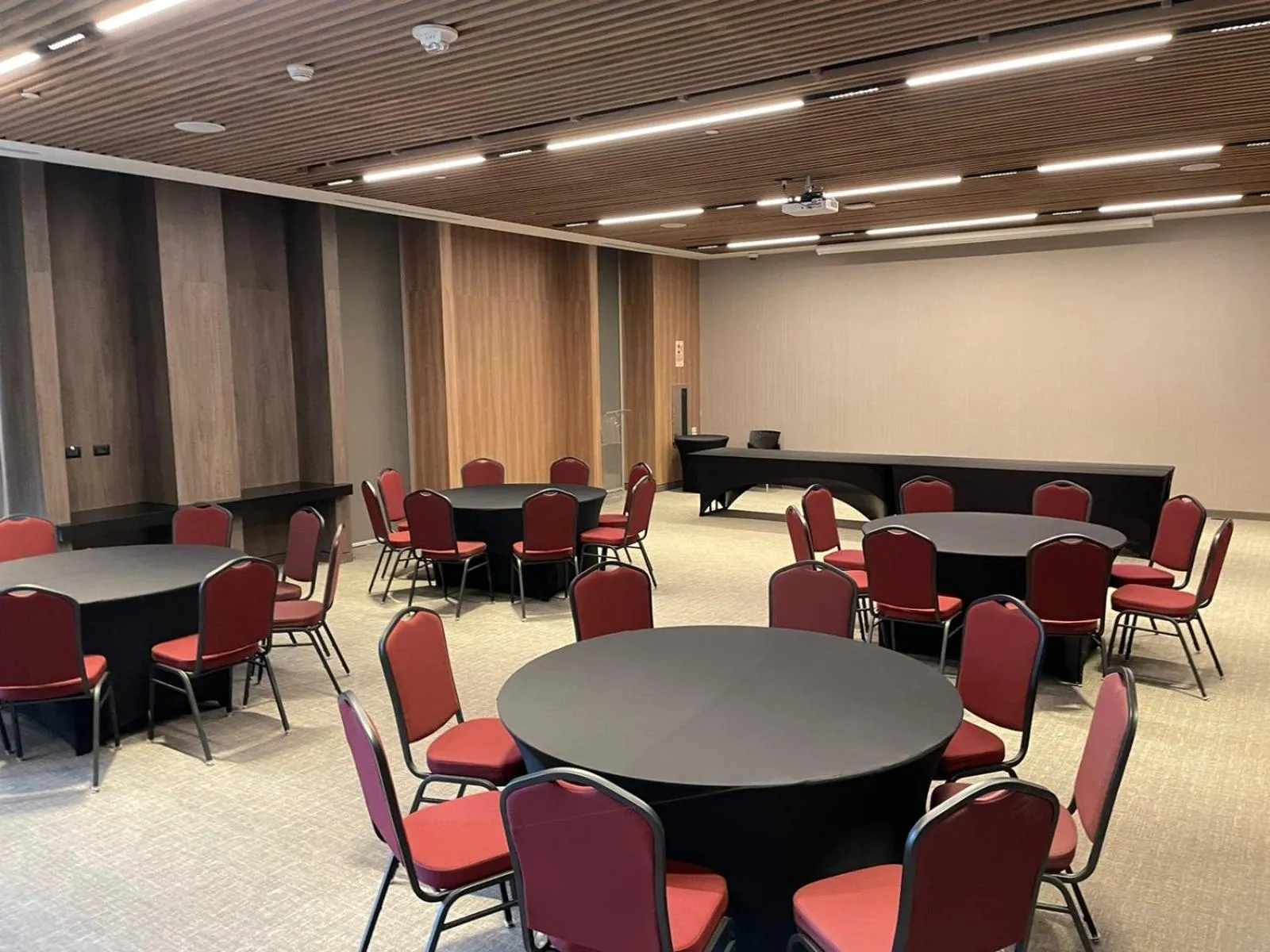 Meeting/conference room in Holiday Inn - Lima Miraflores by IHG