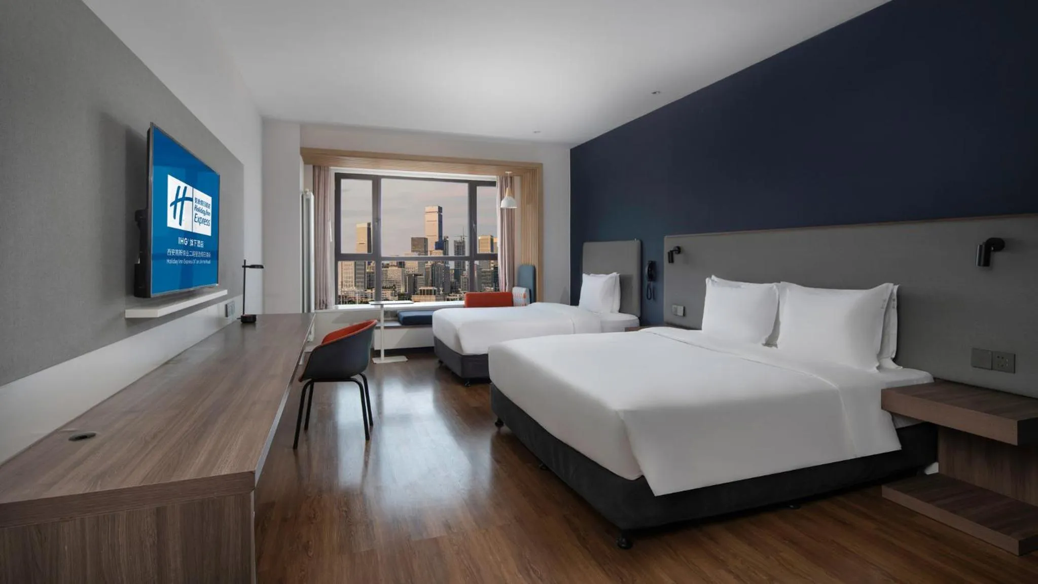 Photo of the whole room in Holiday Inn Express Xi'an West, an IHG Hotel