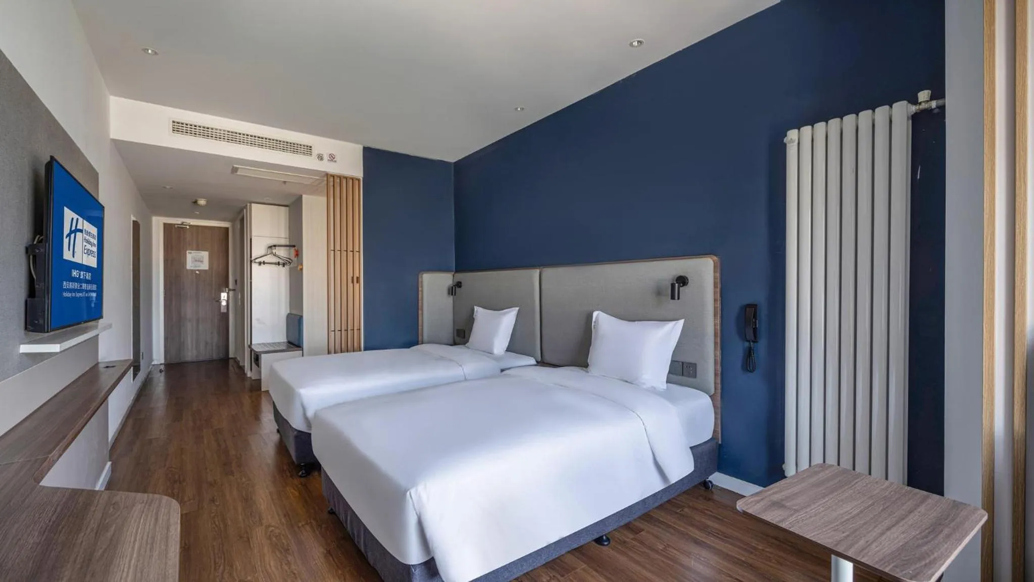 Photo of the whole room in Holiday Inn Express Xi'an West, an IHG Hotel