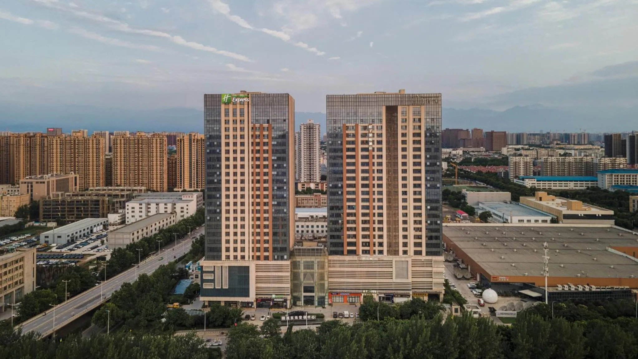 Property building in Holiday Inn Express Xi'an West, an IHG Hotel
