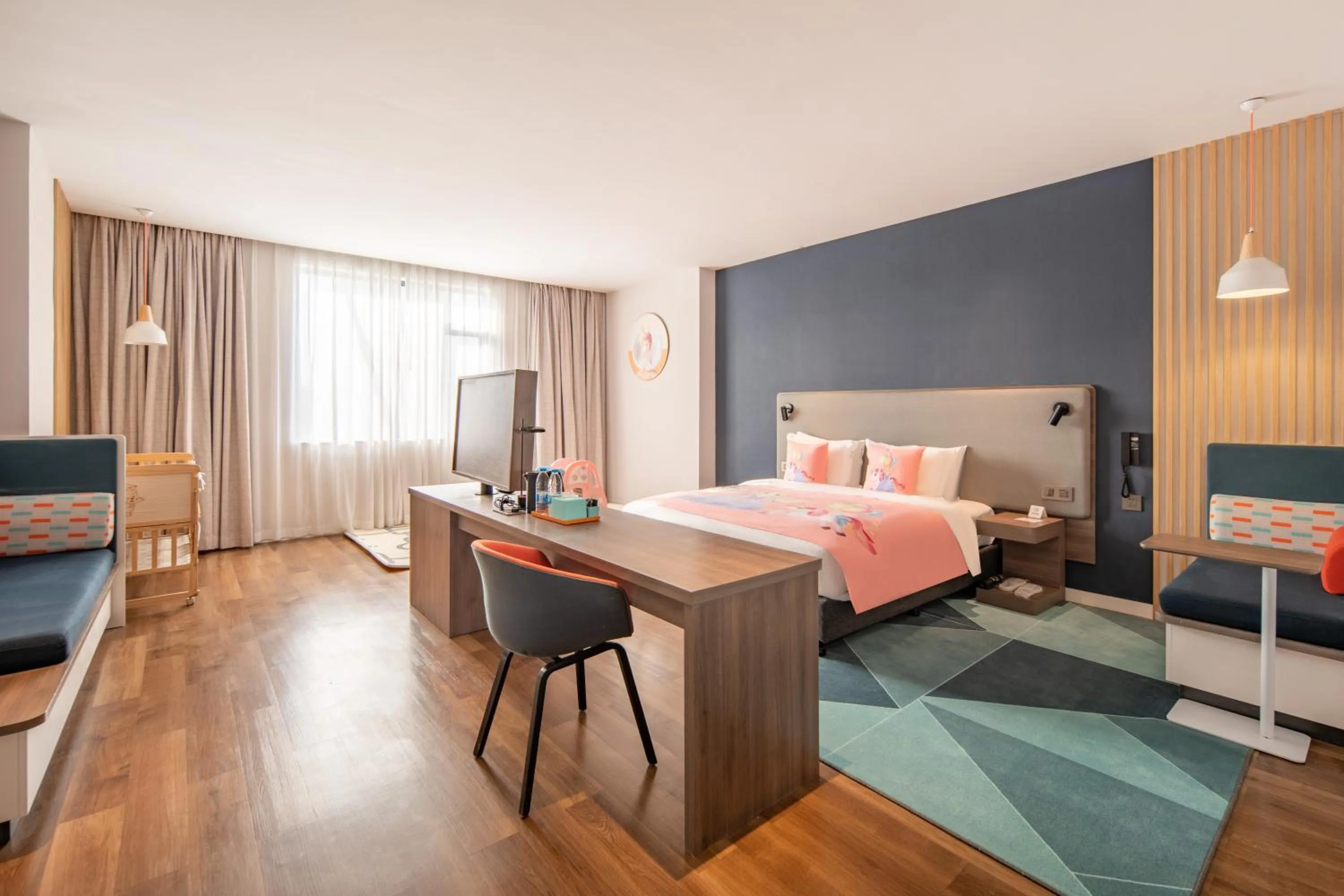 Bed in Holiday Inn Express Shanghai Jiading New City by IHG